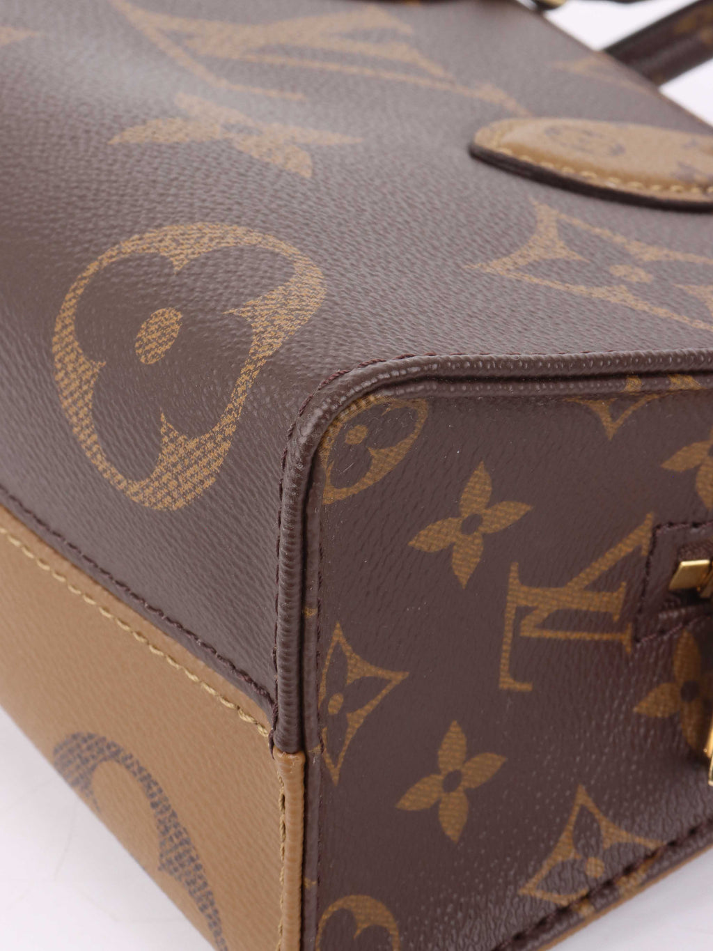 Louis Vuitton OnTheGo East West Bag.