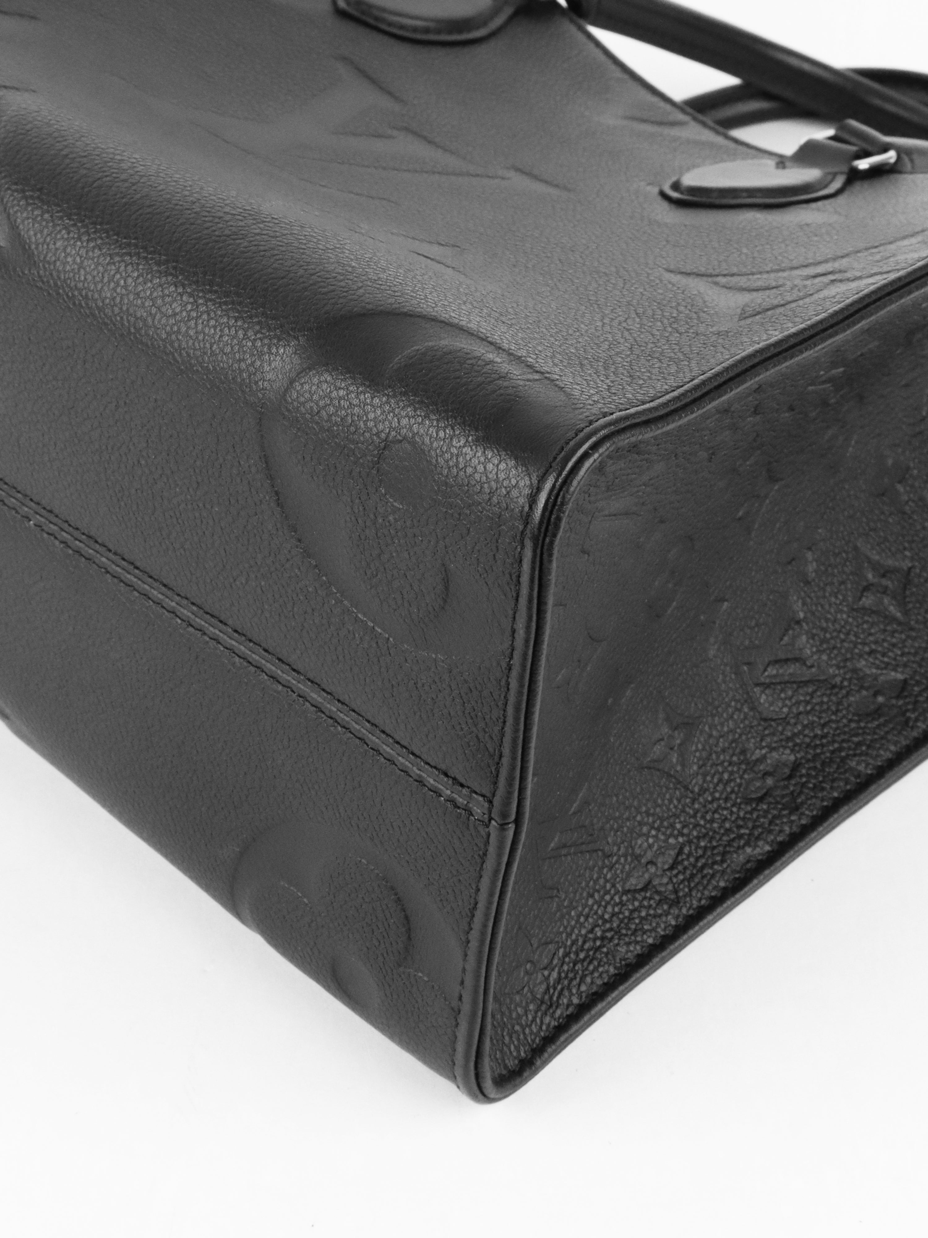 Louis Vuitton Black Empreinte OnTheGo MM