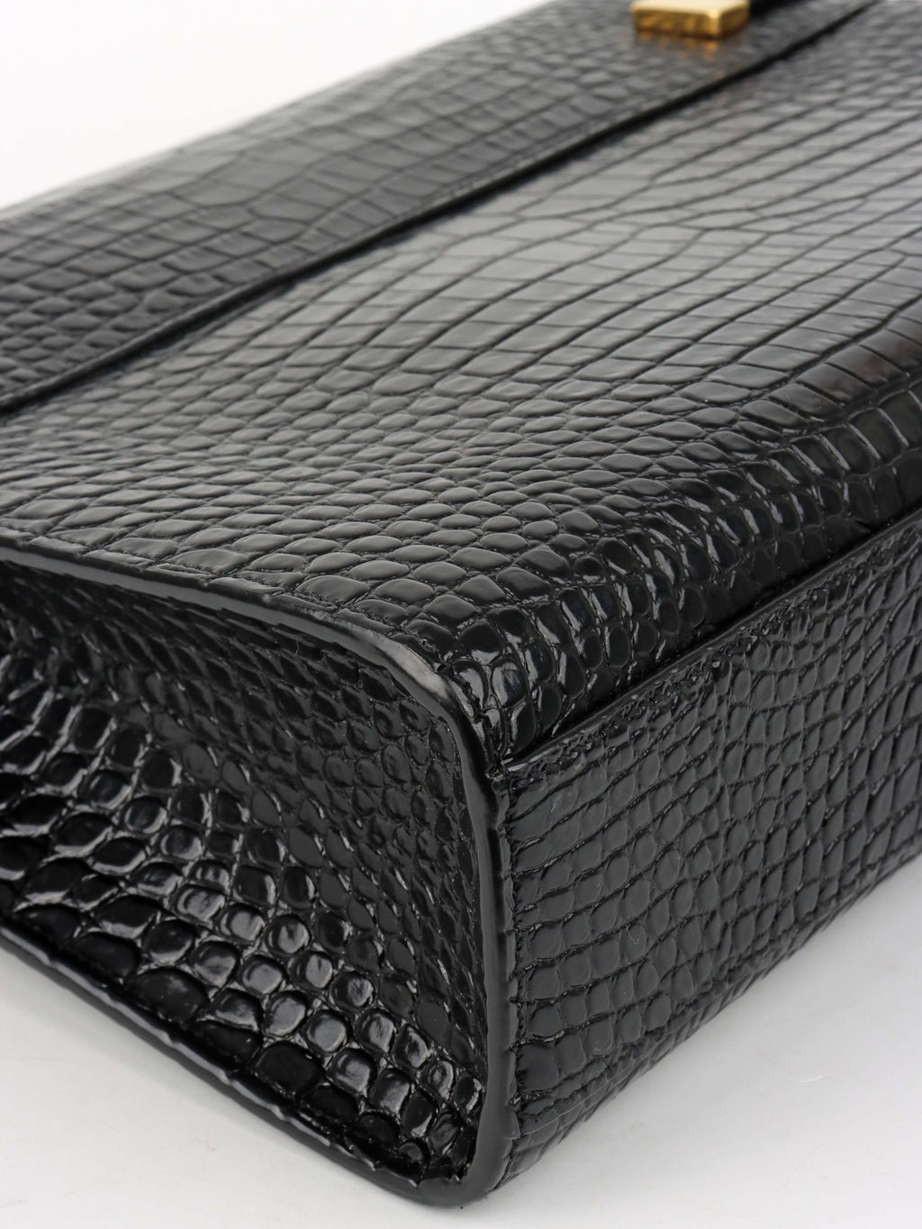 Saint Laurent Medium Manhattan Shiny Crocodile Shoulder Bag.