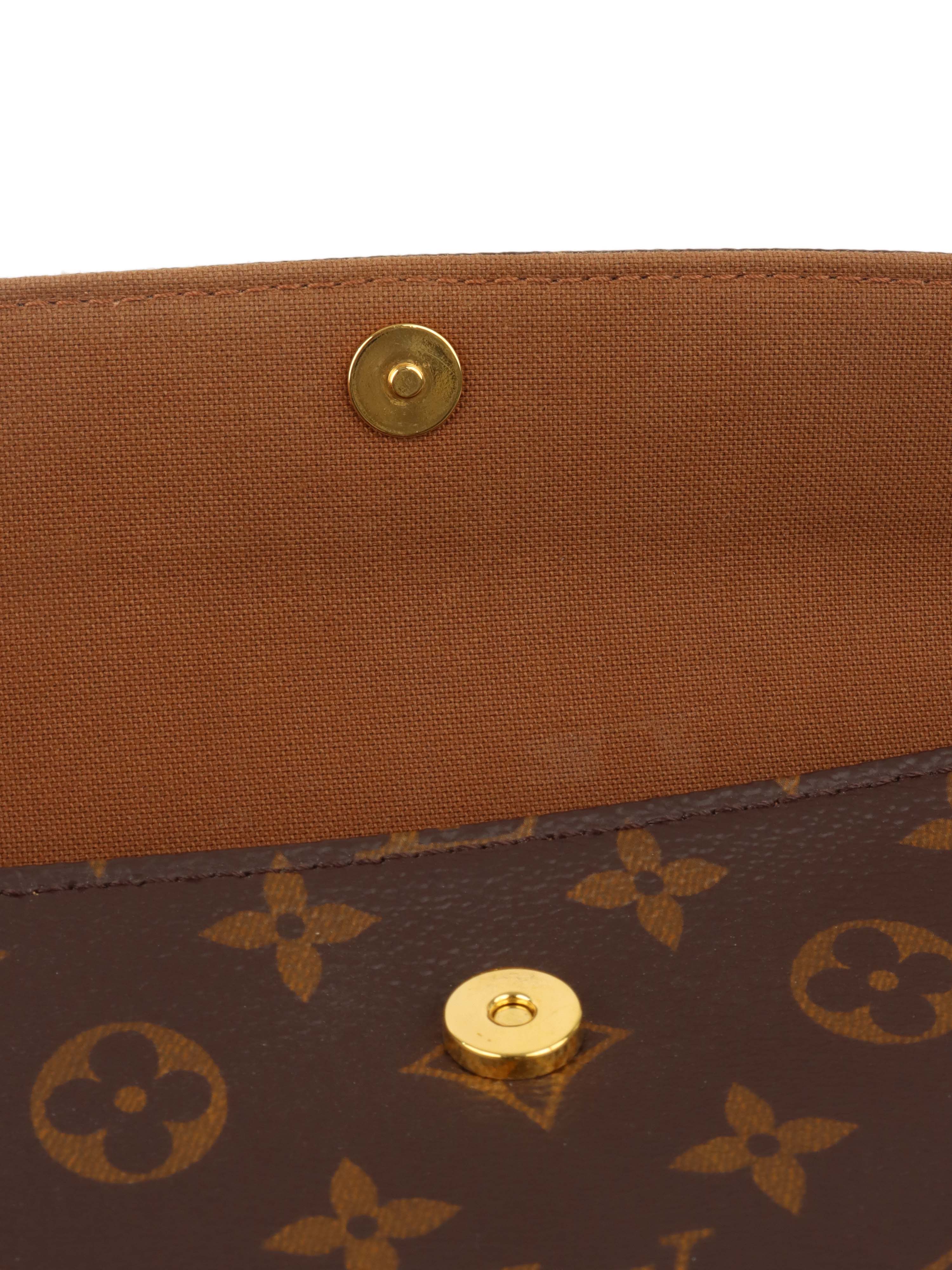 Louis Vuitton Monogram Wallet on Chain Ivy.