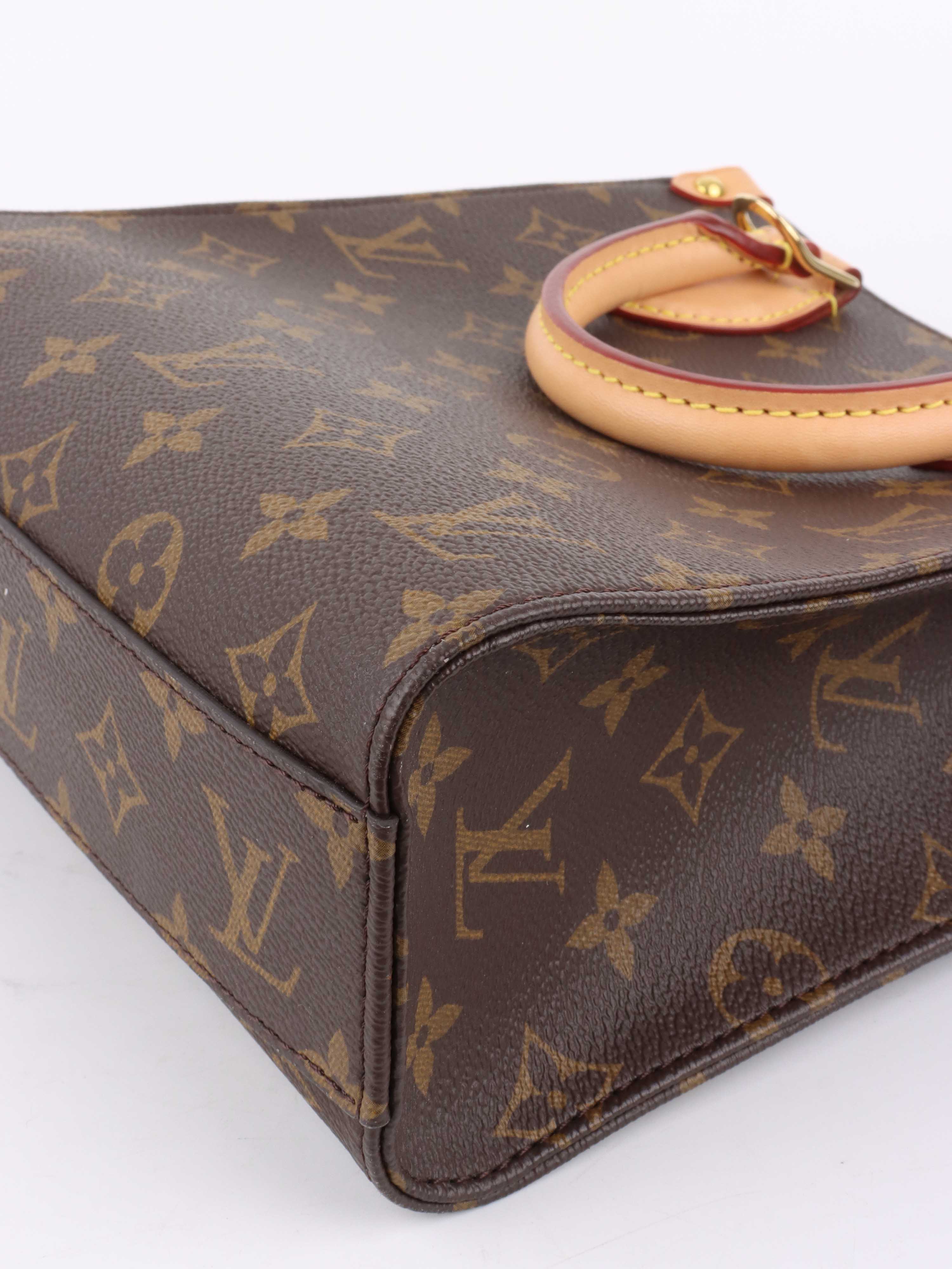 Louis Vuitton Sac Plat BB.