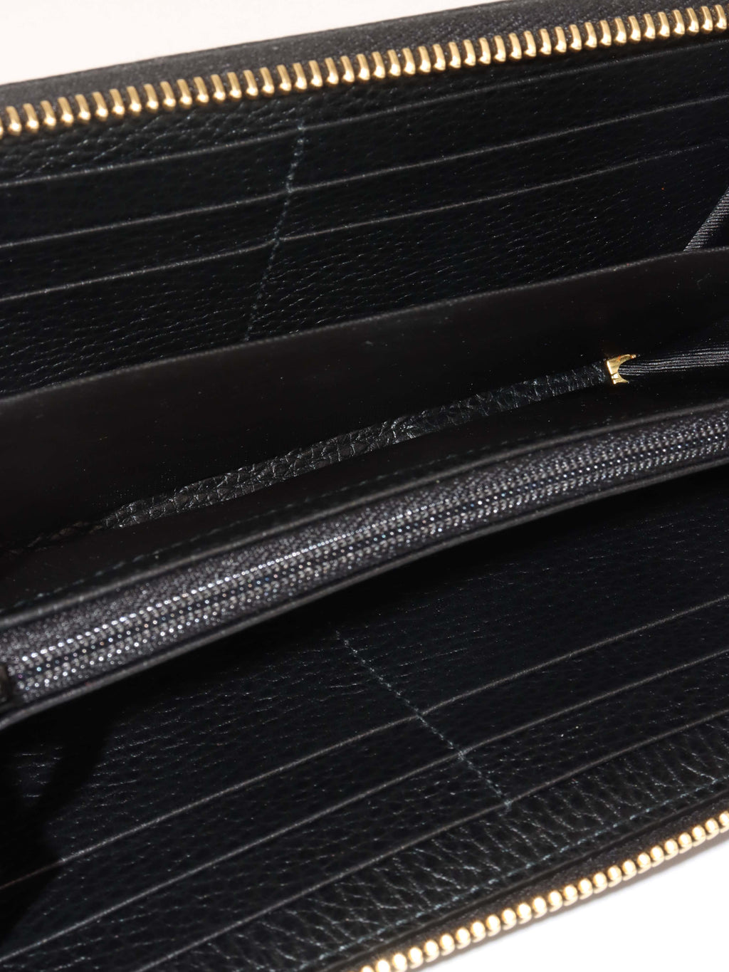 Gucci Marmont Zip Around Wallet.