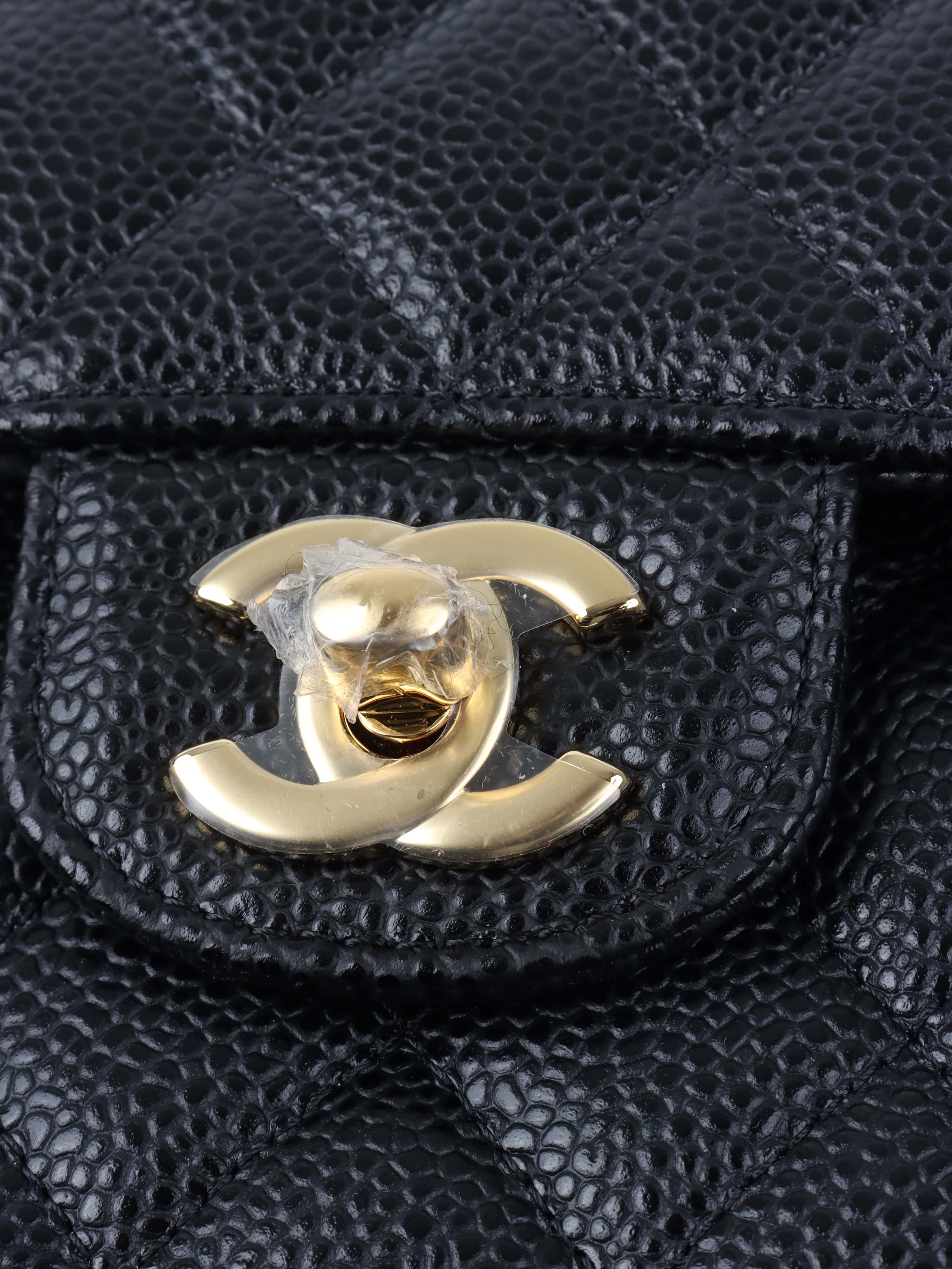 Chanel Black Medium Caviar Classic Flap GHW.