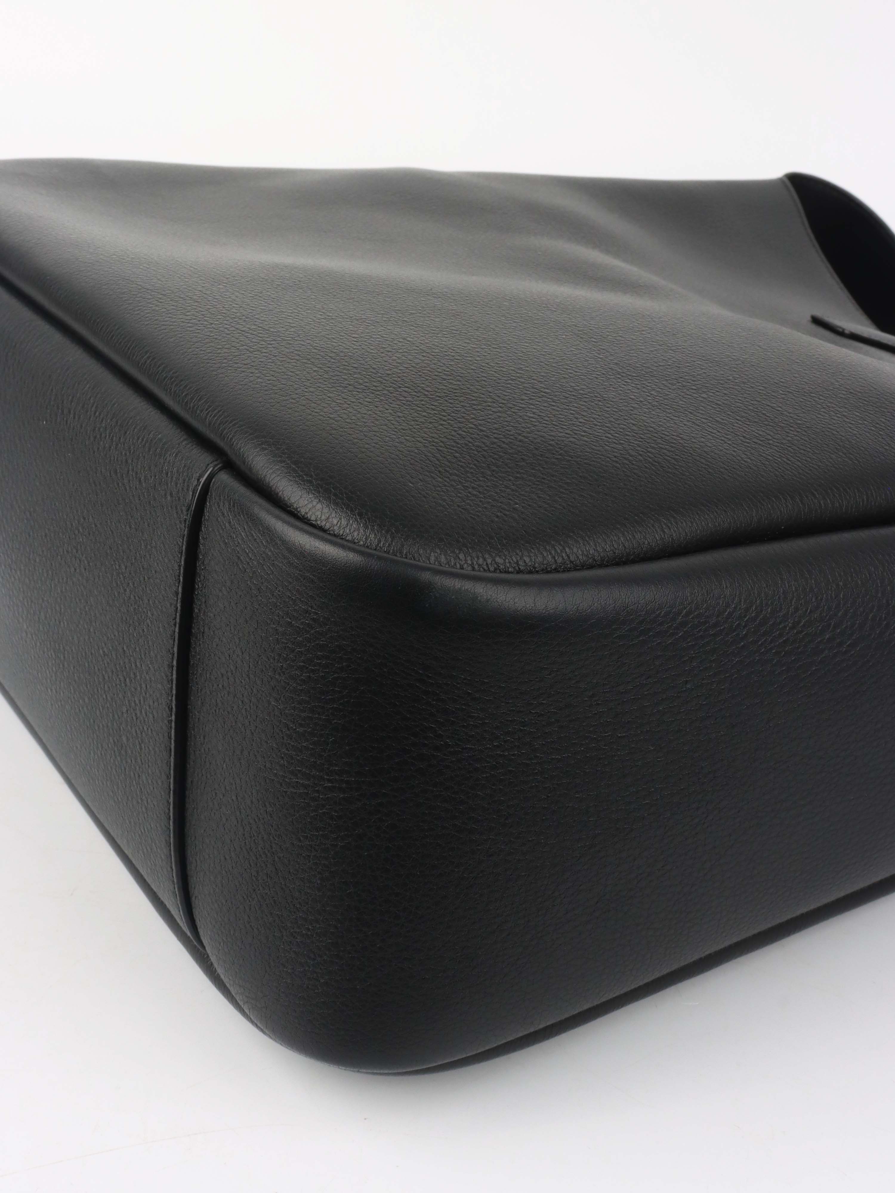 Saint Laurent Large Black LE 5 À 7 Supple Hobo Bag
