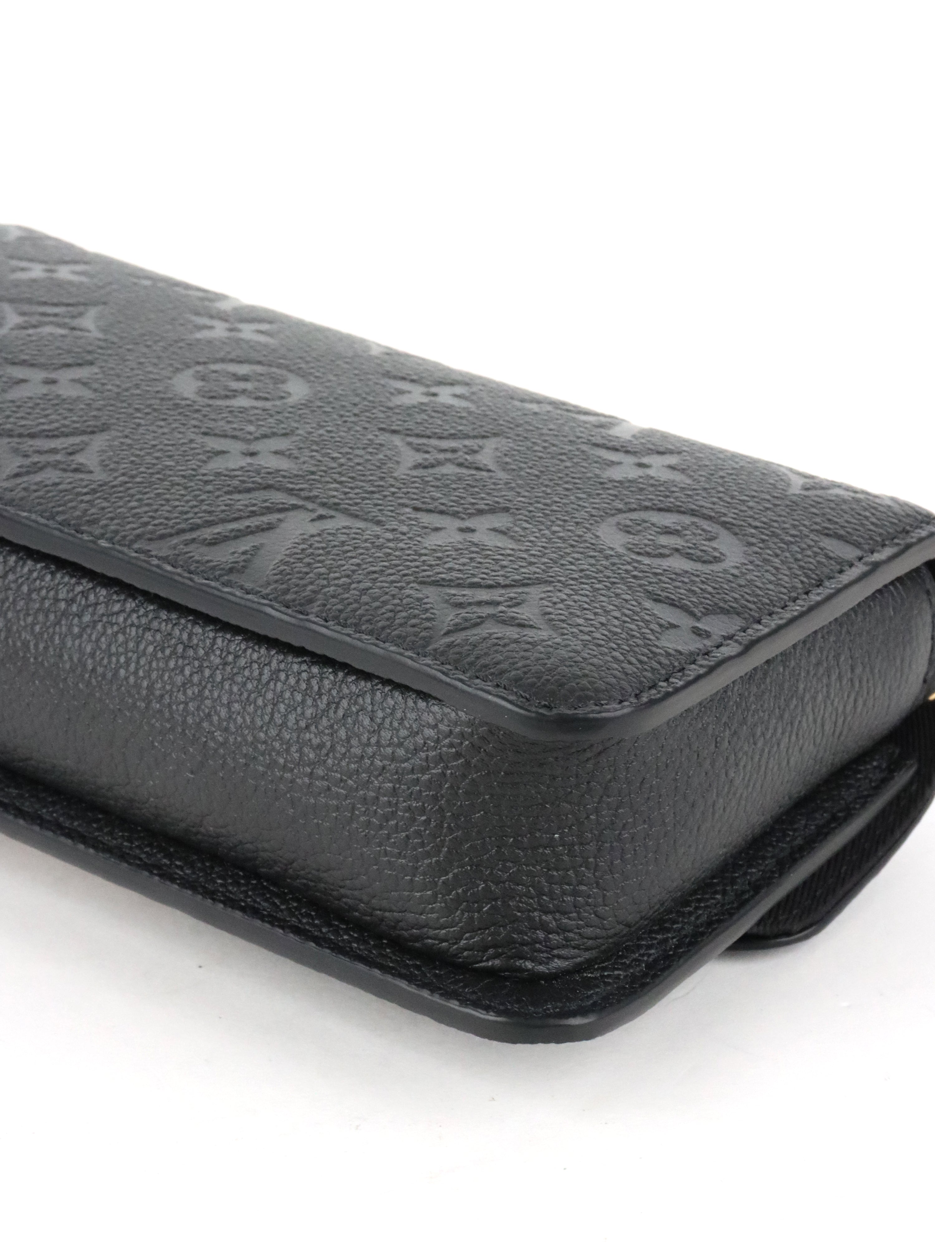 Louis Vuitton Black Métis Wallet On Chain