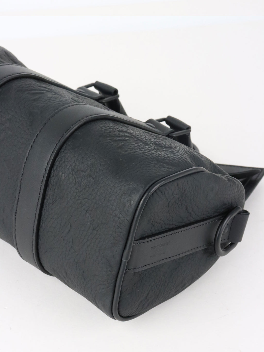 Louis Vuitton Black Keepall Bandoulière 25 Bag