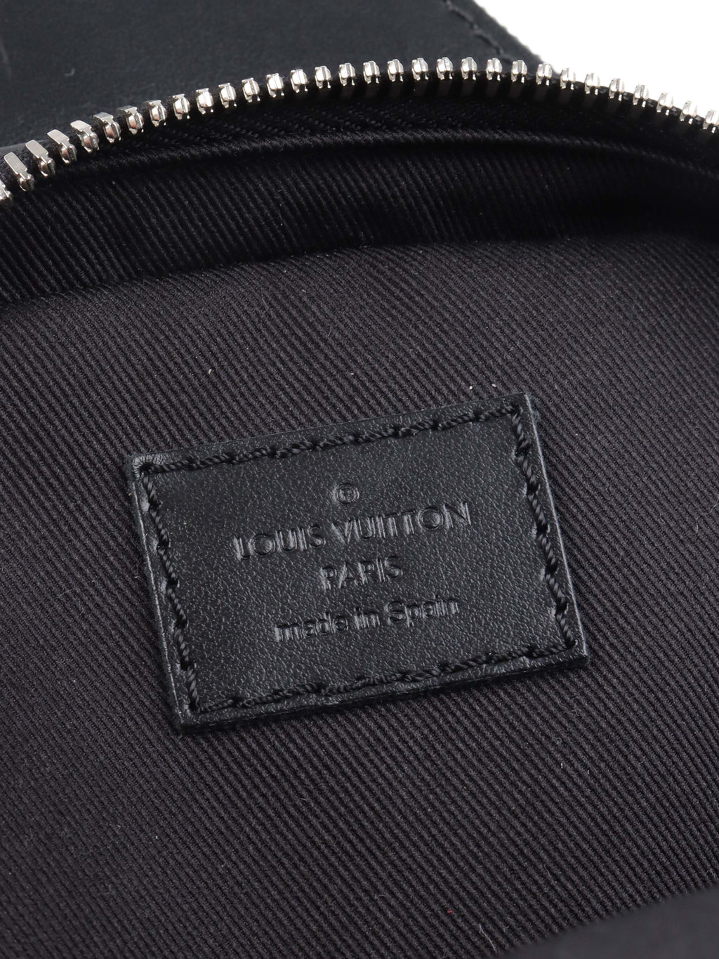 Louis Vuitton Avenue Slingbag PM.