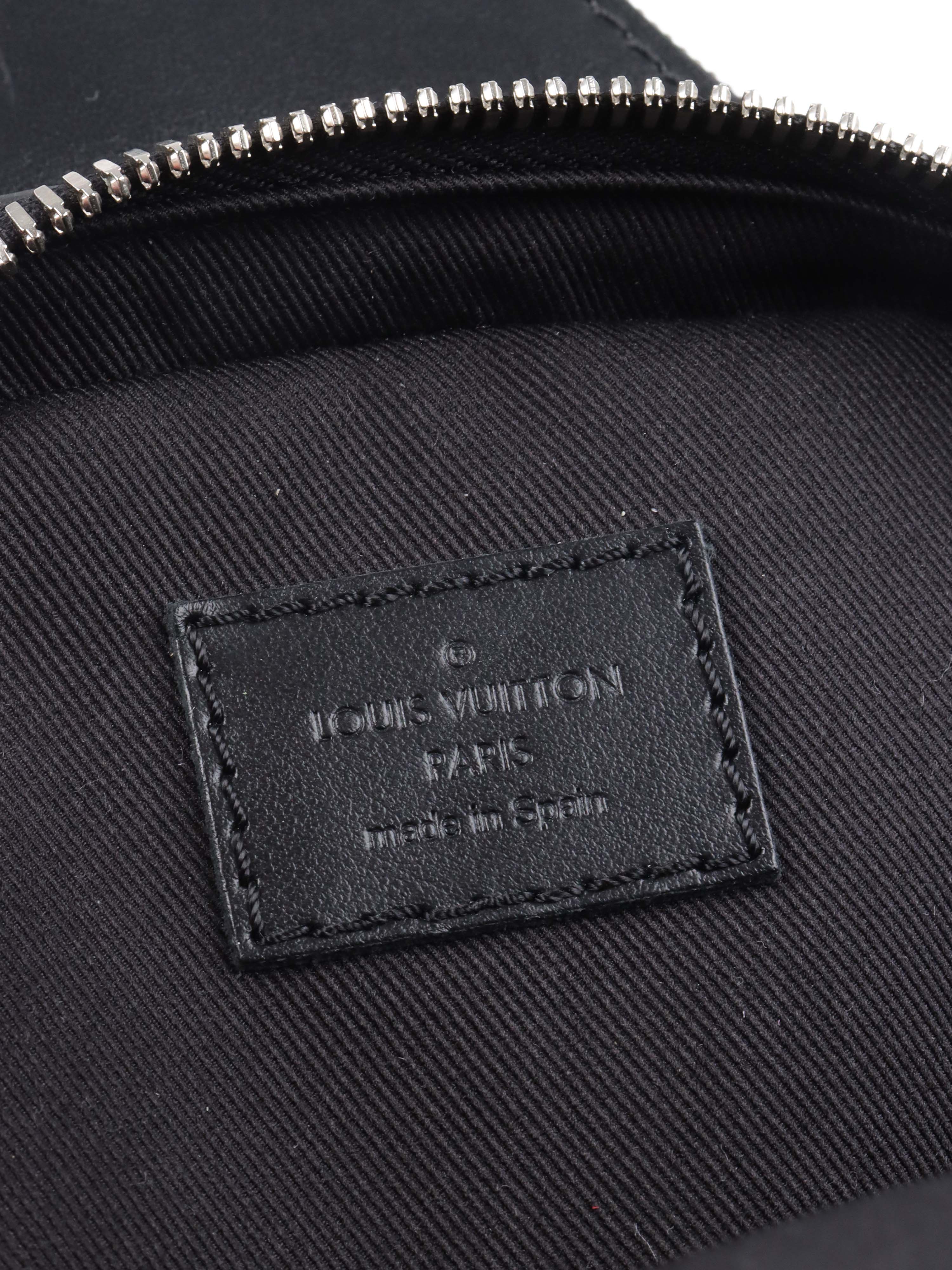 Louis Vuitton Avenue Slingbag PM.