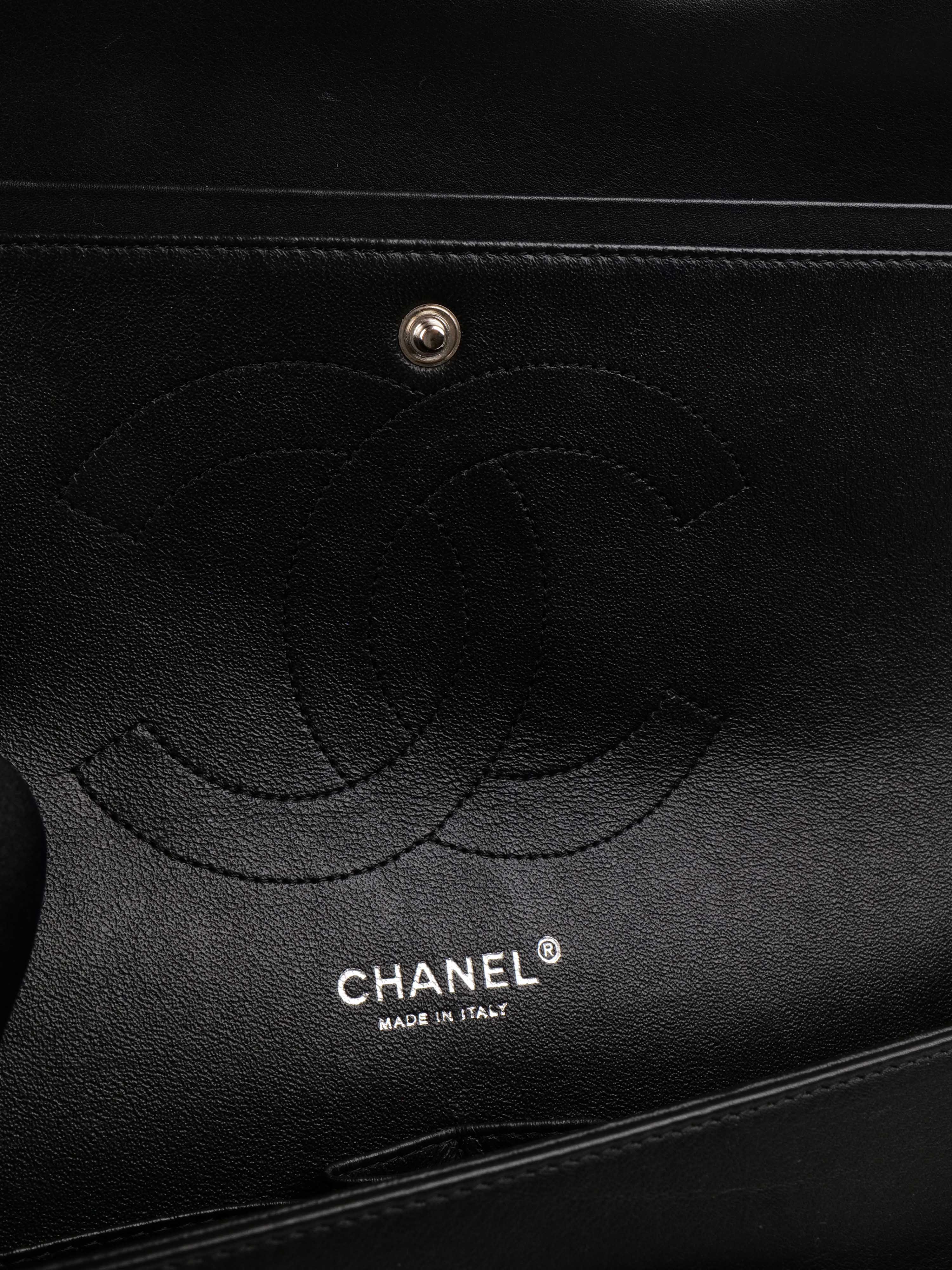 Chanel Black Jumbo Patent Classic Flap GHW.