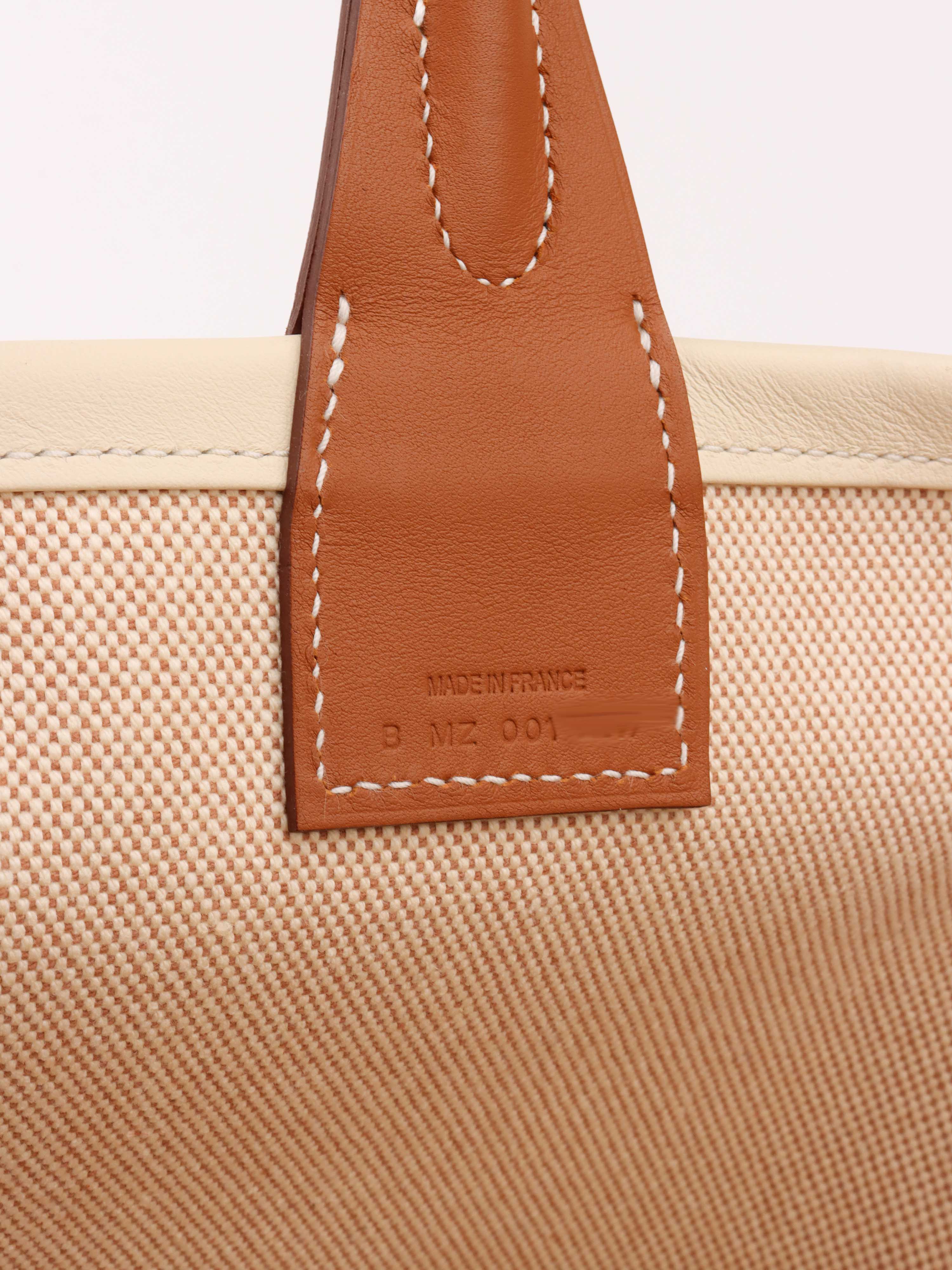 Hermes Steeple 25 in Ecru & Gold.