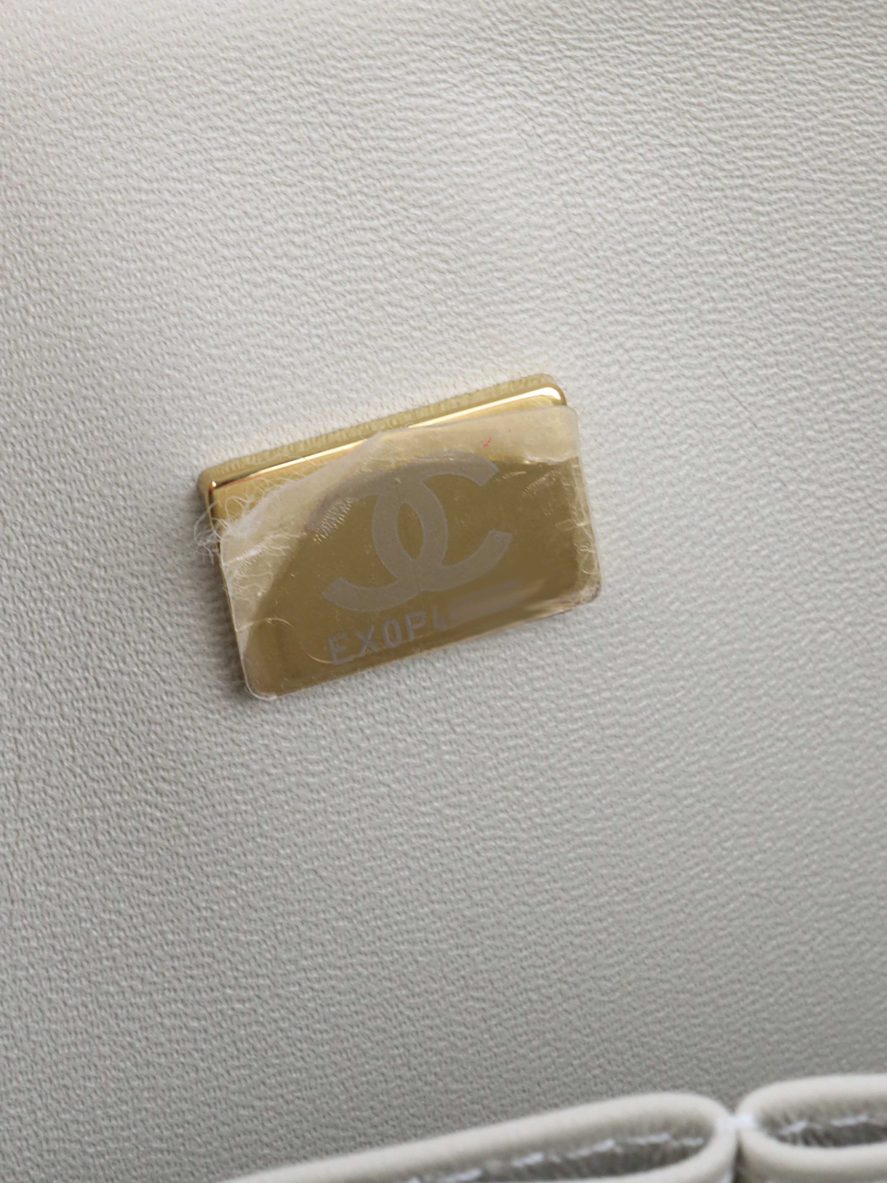 Chanel 21A  Light Grey Caviar Small Classic Flap LGHW.