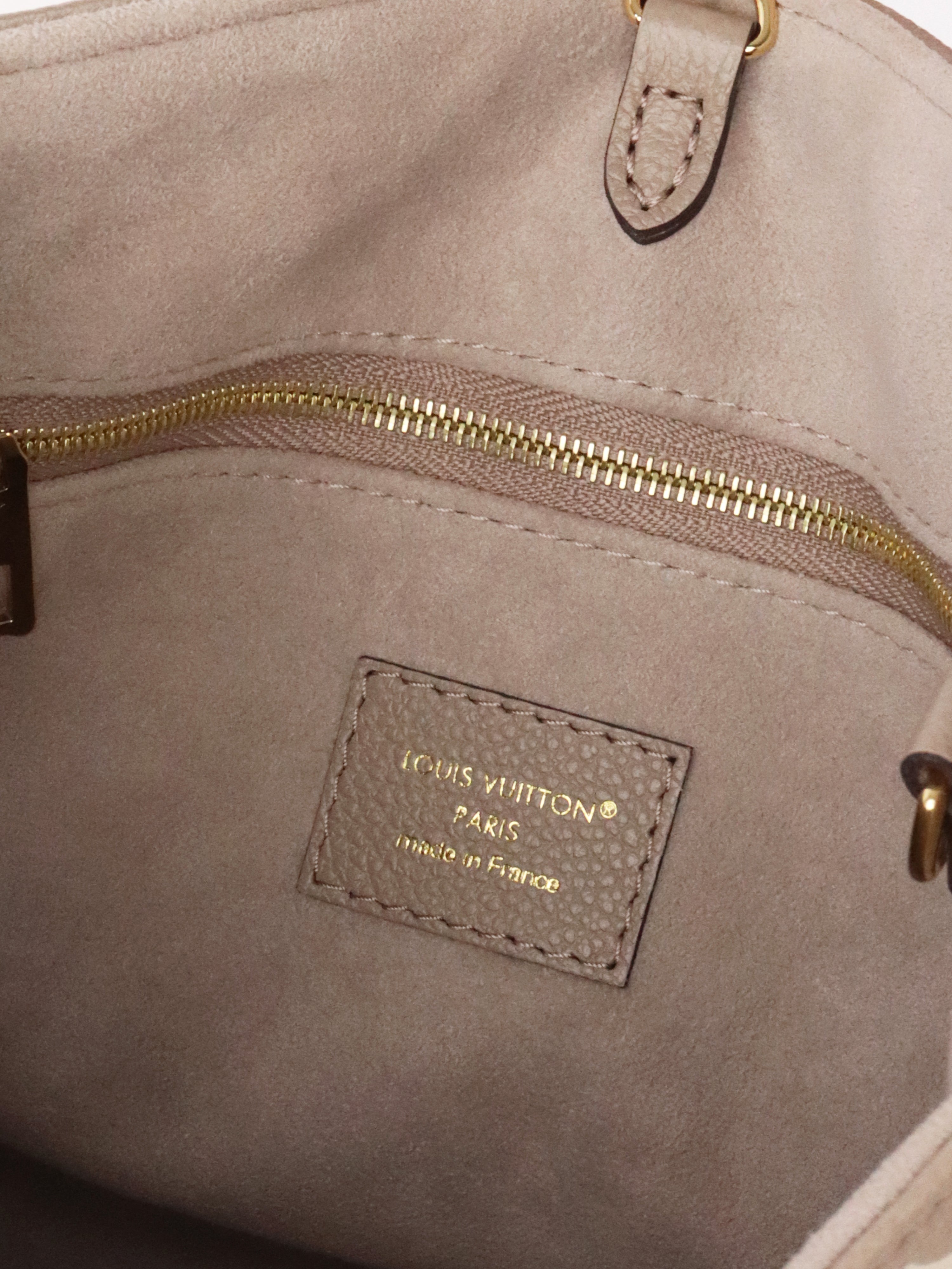 Louis Vuitton Tourterelle / Crème OnTheGo PM Bag