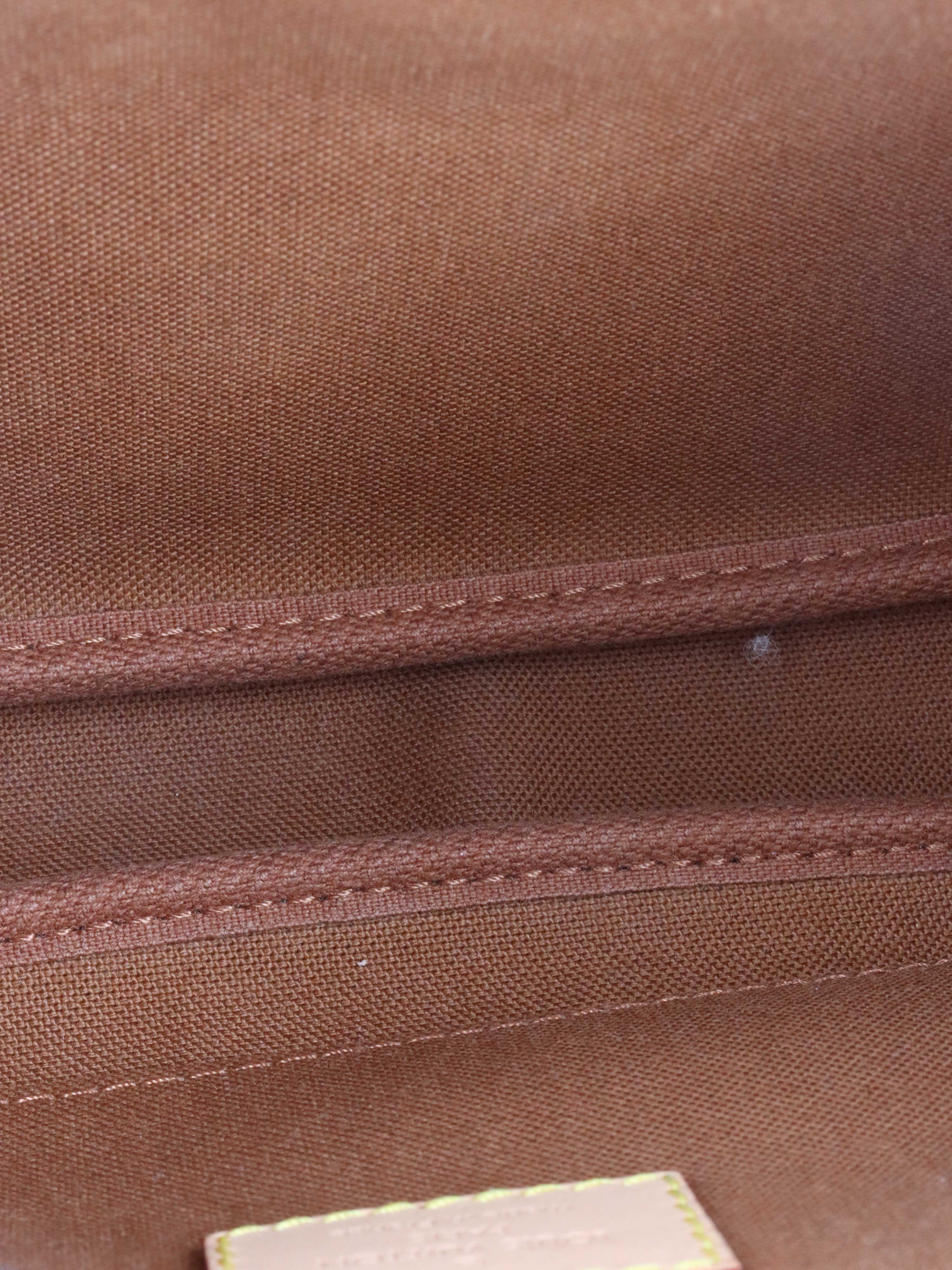 Louis Vuitton Multi Pochette Accessorises.