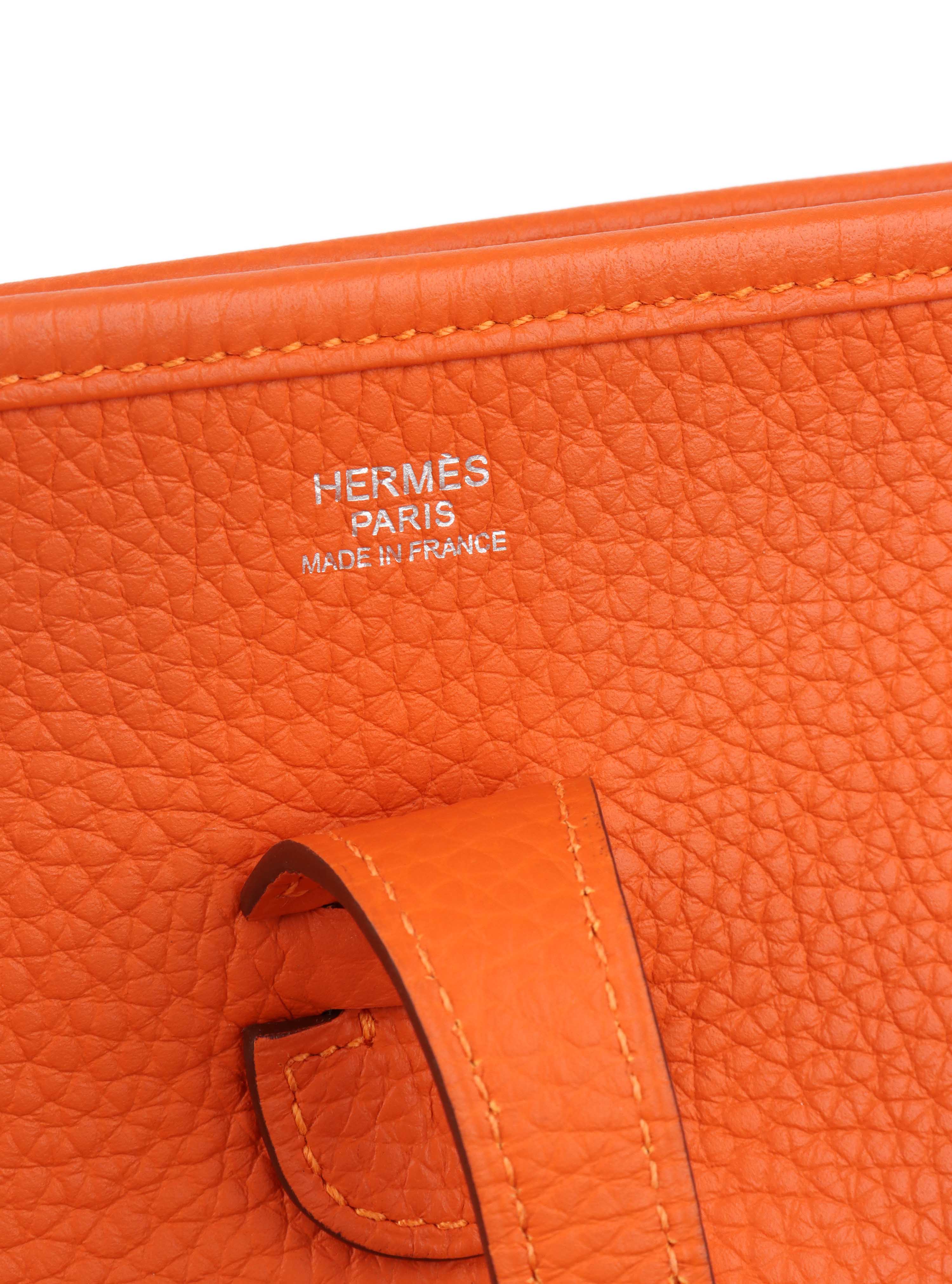 Hermes Evelyn III 29 in Feu Orange.