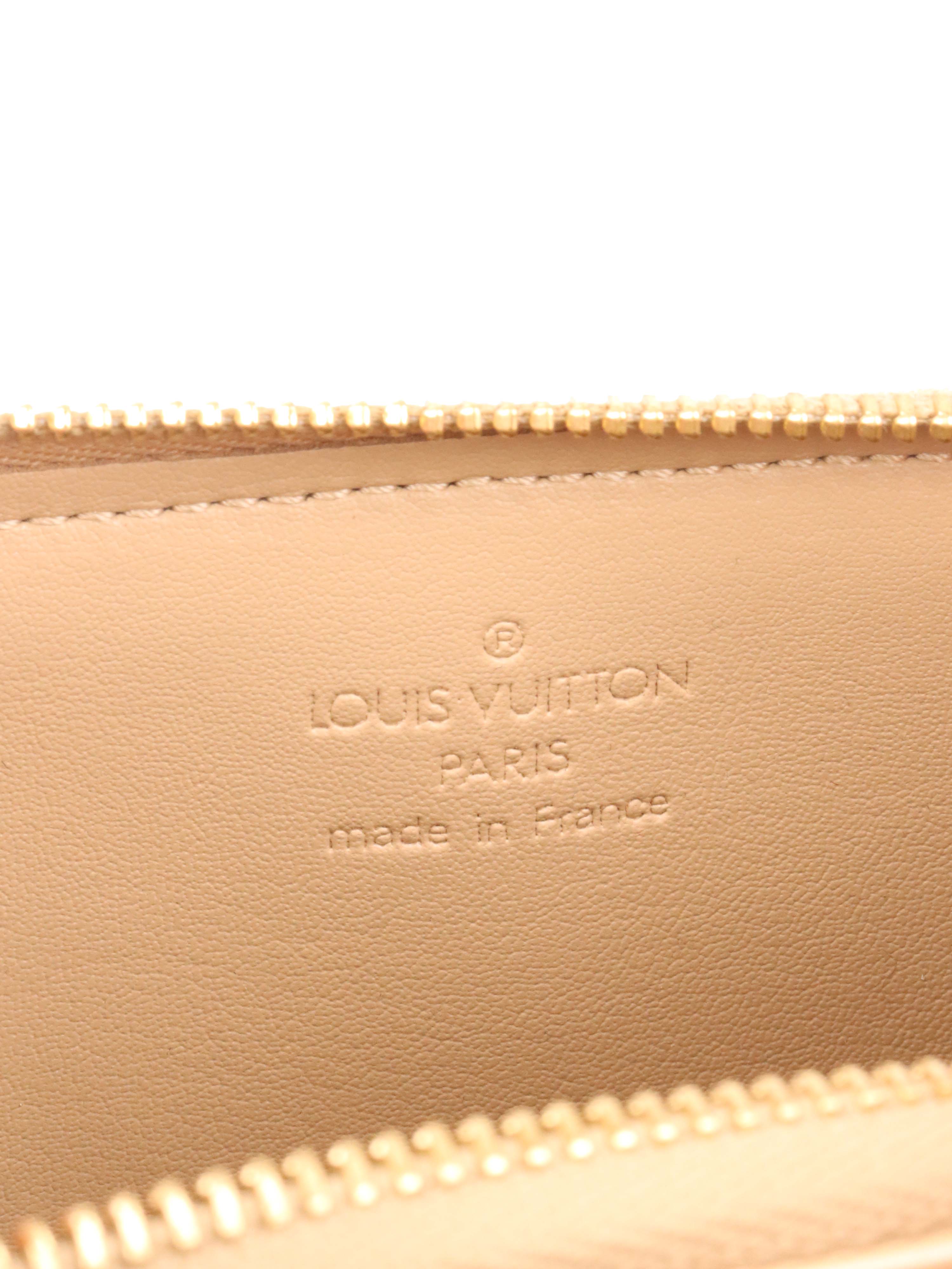 Louis Vuitton Beige Monogram Vernis Lexington Pochette.