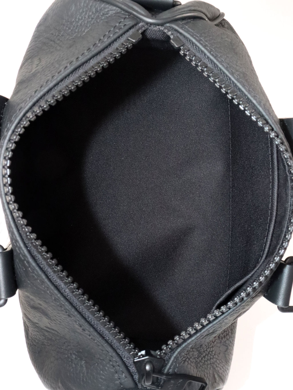 Louis Vuitton Black Keepall Bandoulière 25 Bag