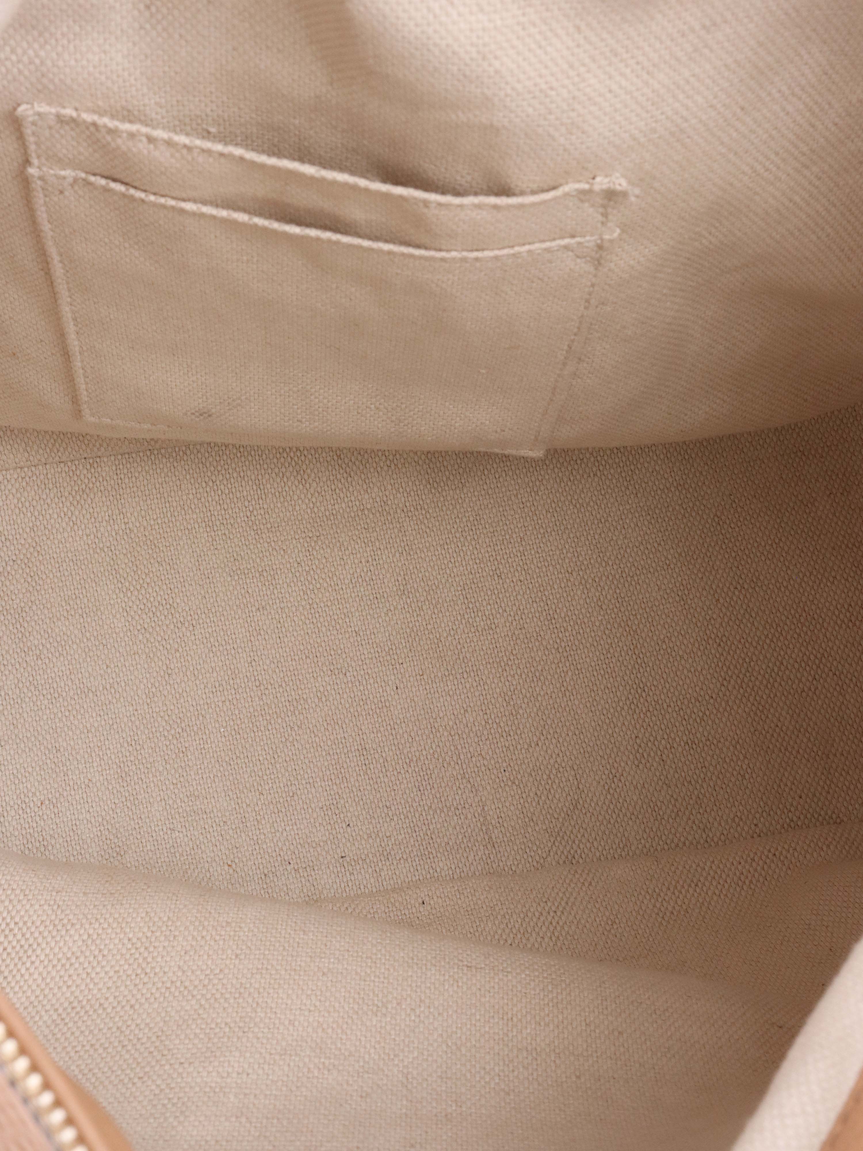 Gucci Beige Soho Hobo Bag.