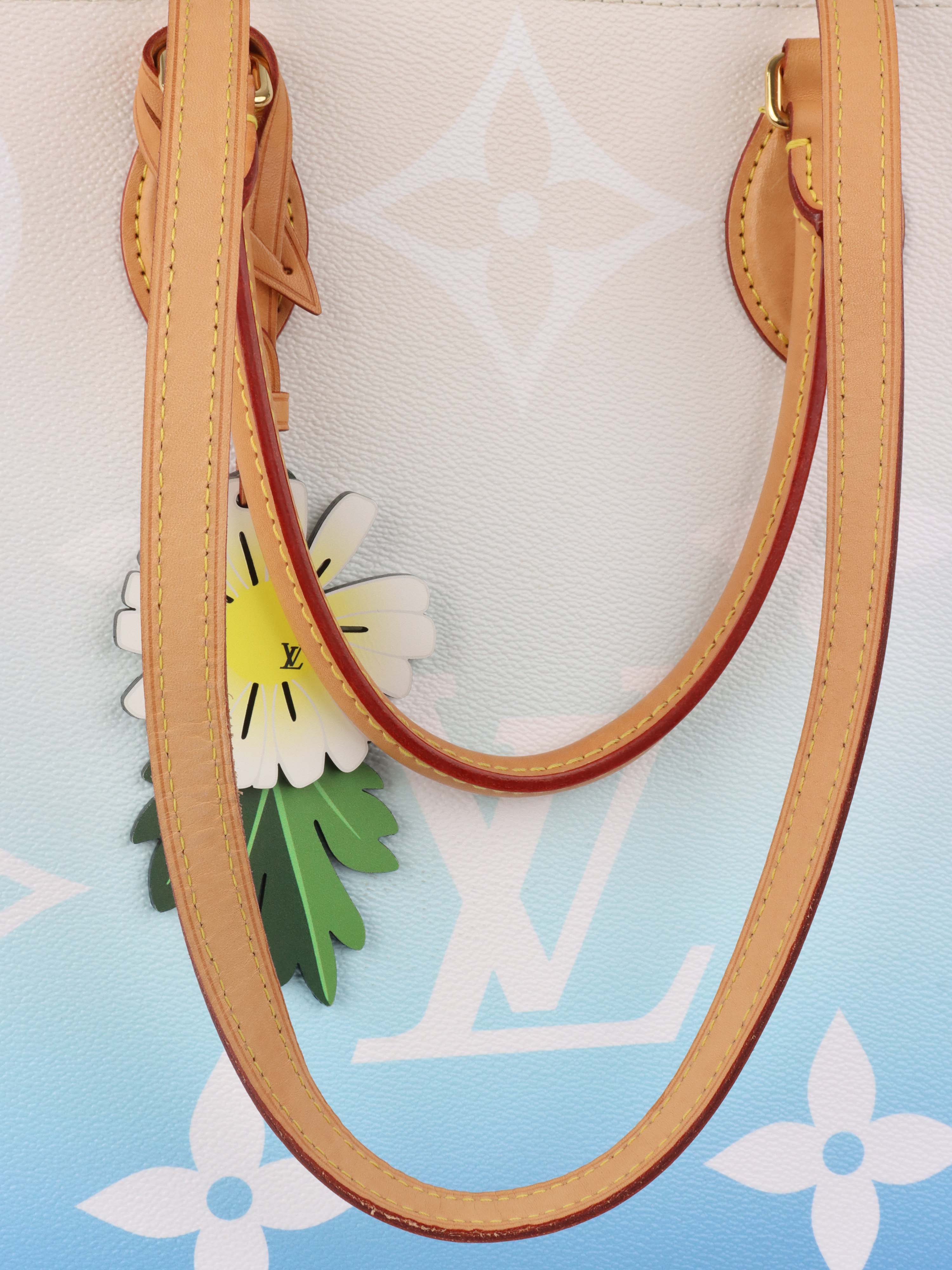 Louis Vuitton Beige/Blue Ombre OnTheGo GM Pool