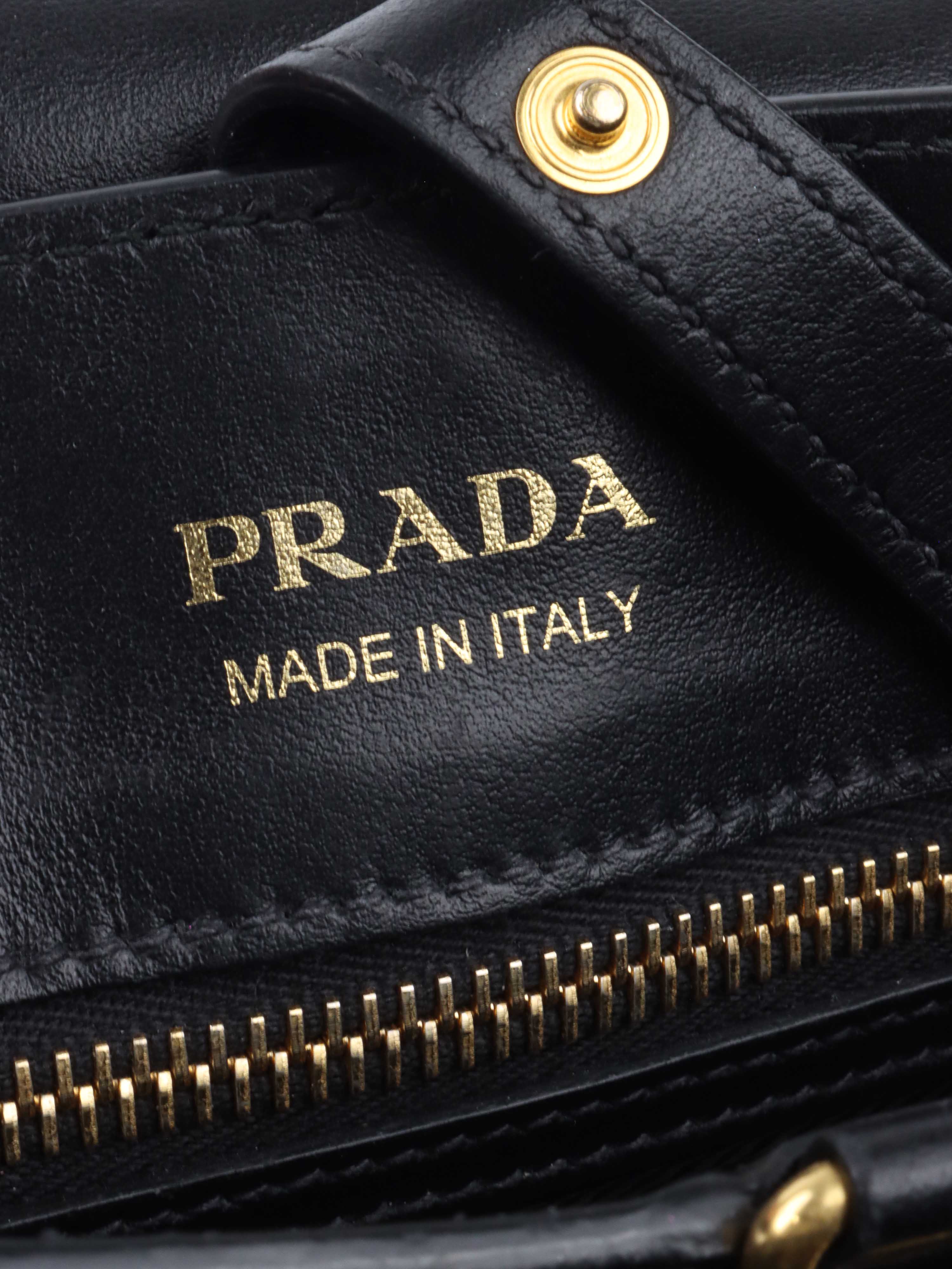 Prada bag original shop
