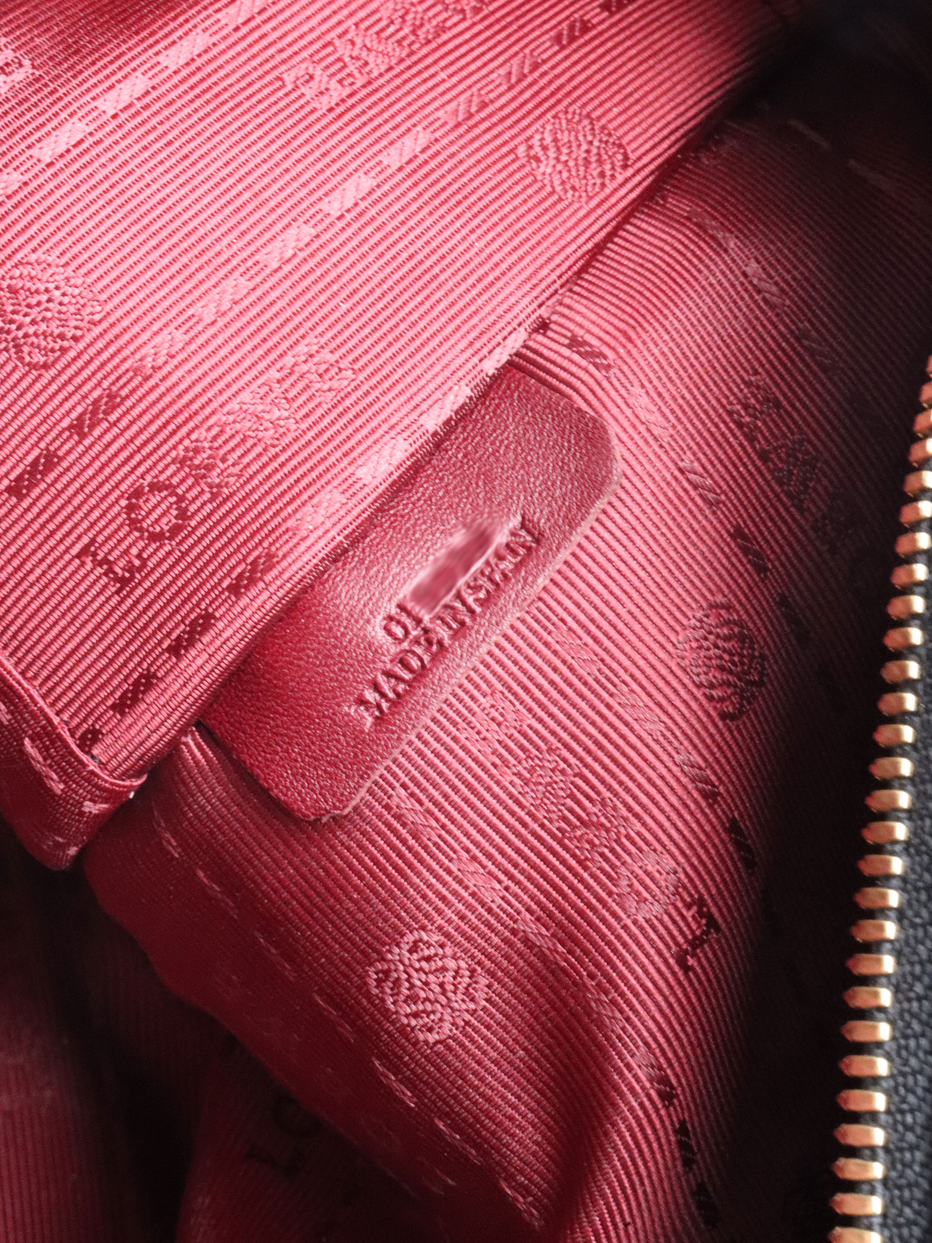 Loewe Black Amazona 36 Leather Handbag.