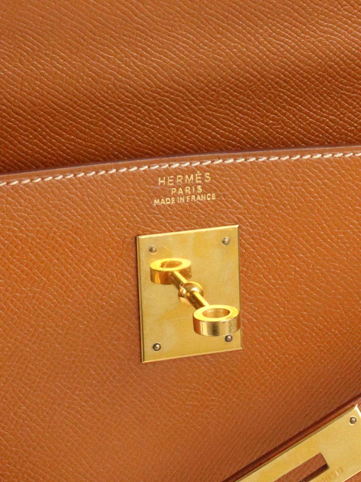 Hermes Vintage Kelly 32  Gold Courchevel GHW Circle W