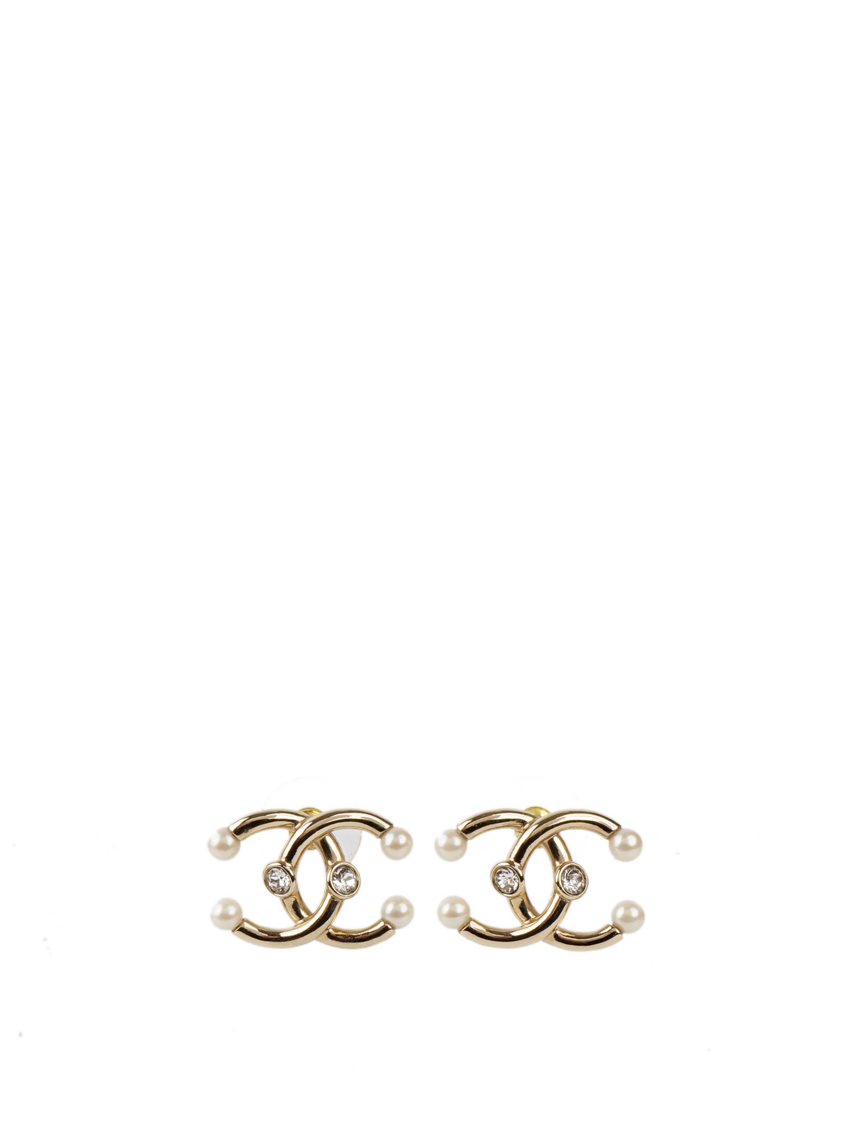 Chanel CC Earrings with Pearls.