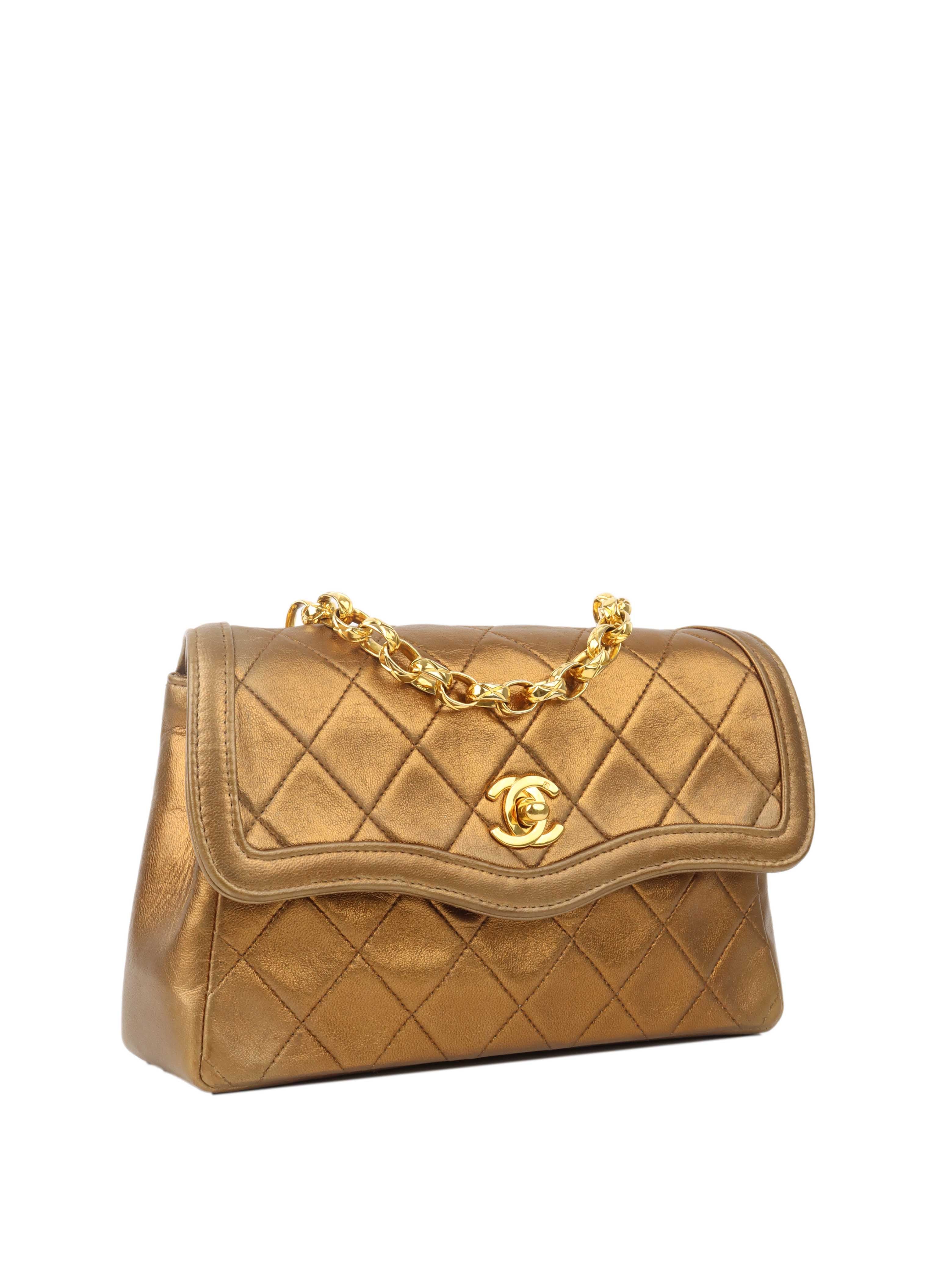 Caviar Black Chanel Vintage ヴィンテージ　カクテルbag 超レア貴重品　CHANEL Leather Gold 24k with Bag Tote CC バッグ