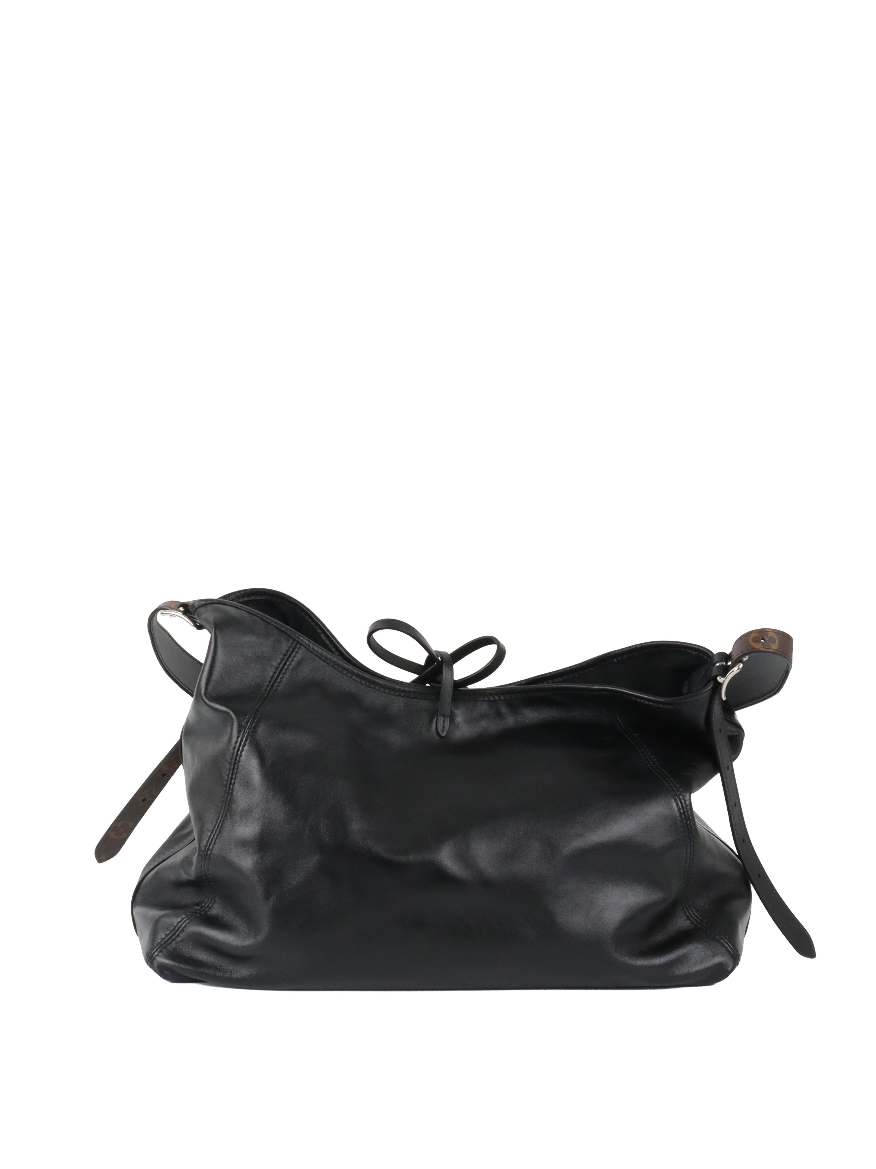 Louis  Vuitton Noir CarryAll Vibe MM.