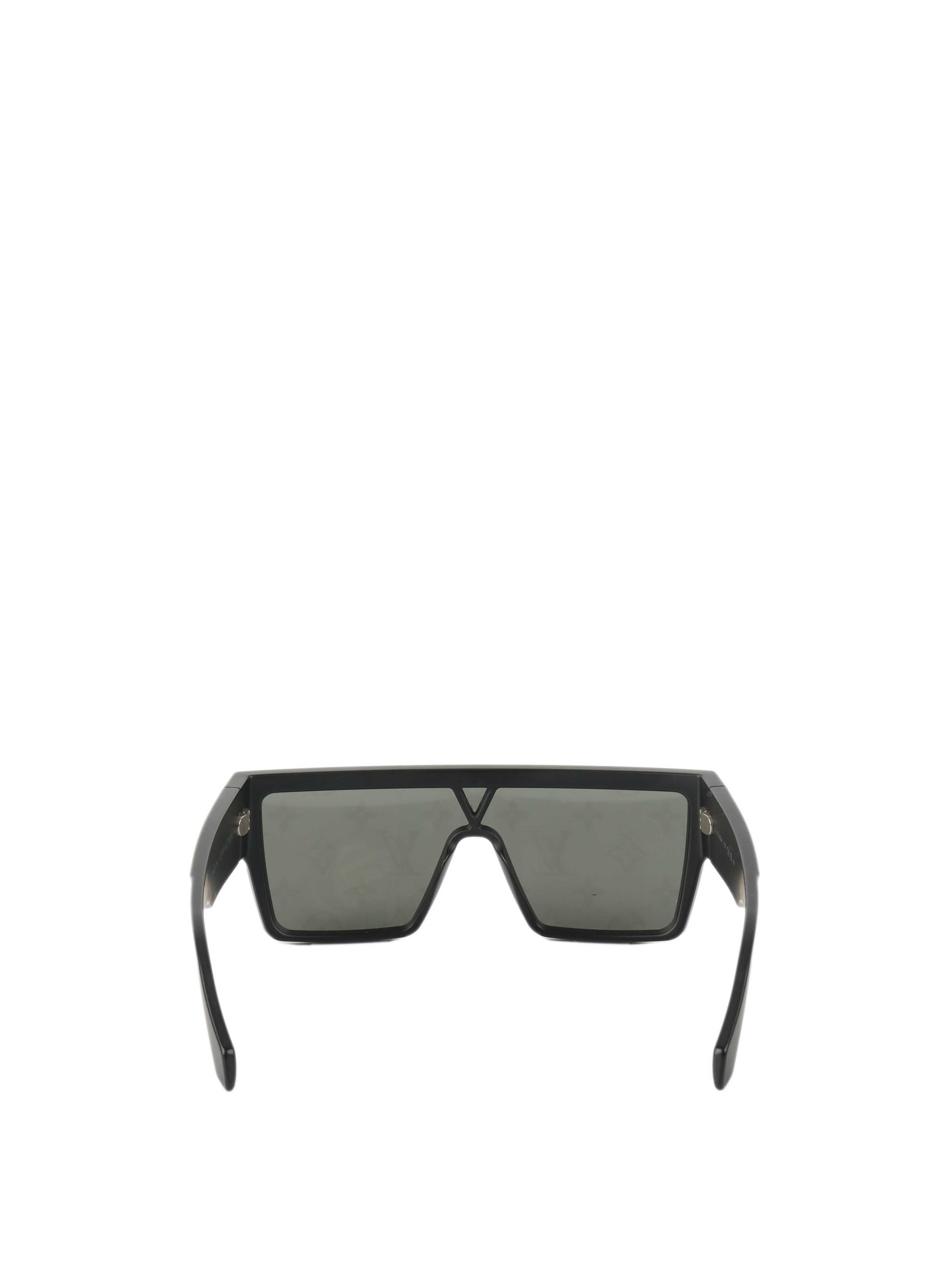 Louis Vuitton Waimea L Sunglasses.