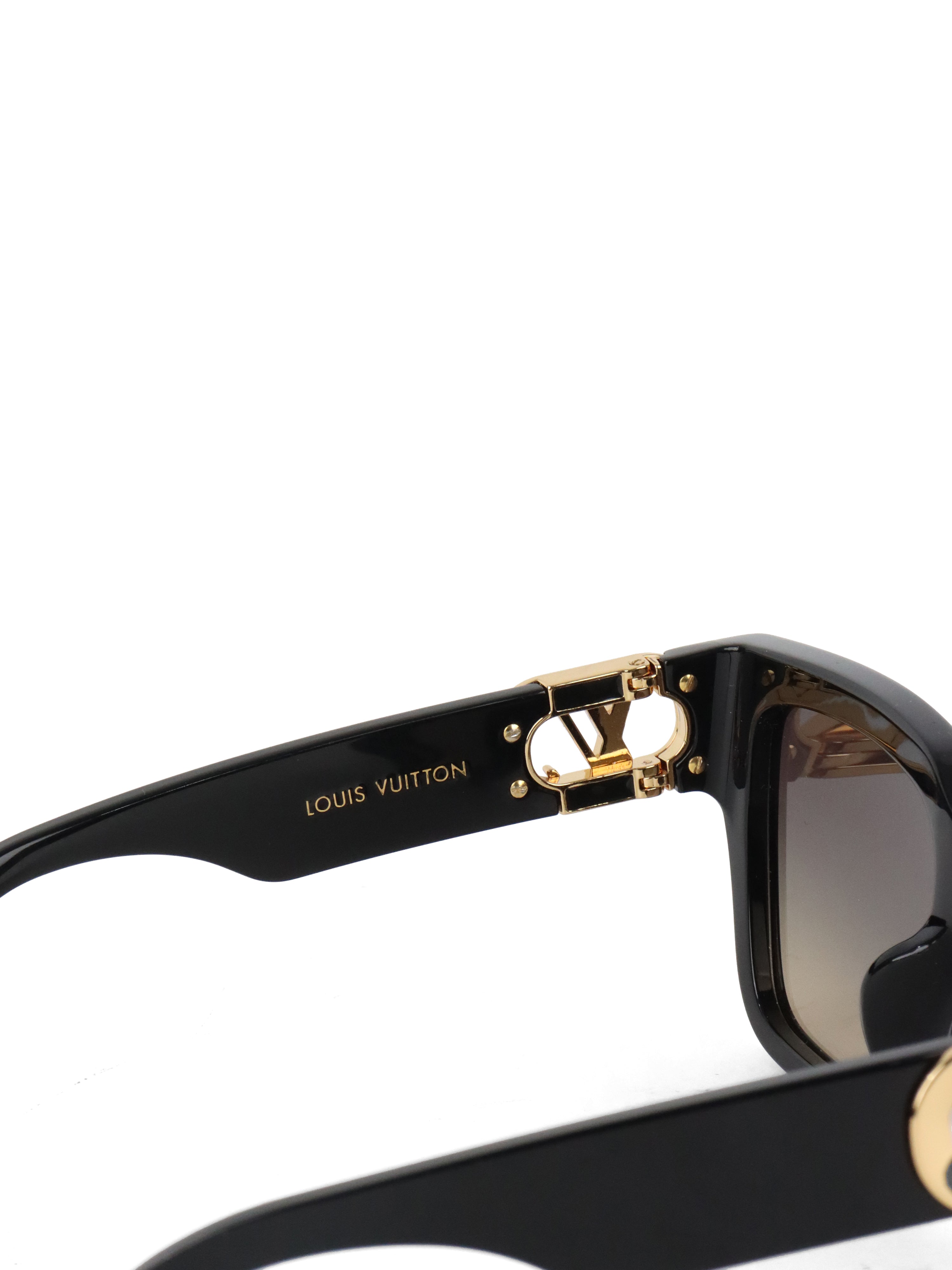Louis Vuitton Black  LV Link Square Sunglasses