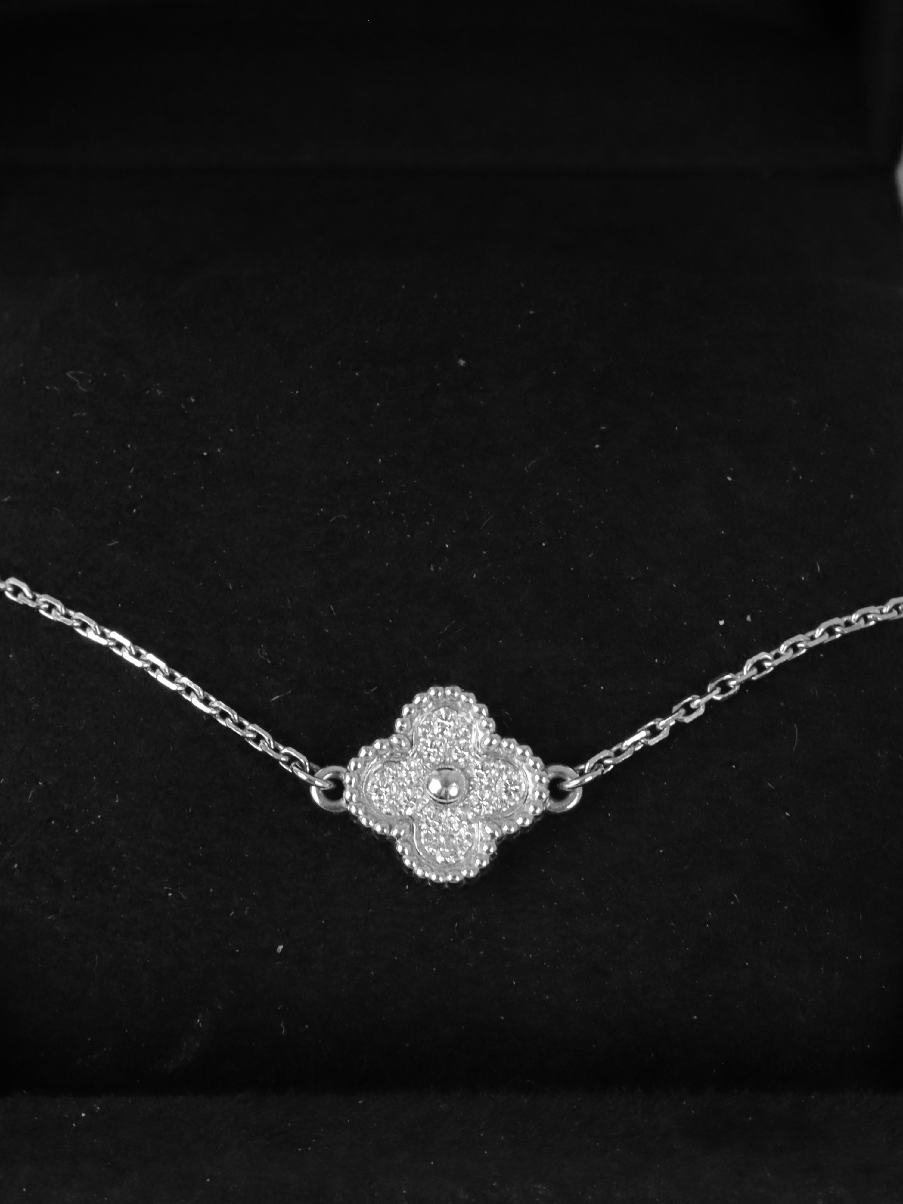 Van Cleef & Arpels Diamond Sweet Alhambra bracelet, 1 motif