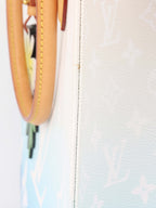 Louis Vuitton Beige/Blue Ombre OnTheGo GM Pool