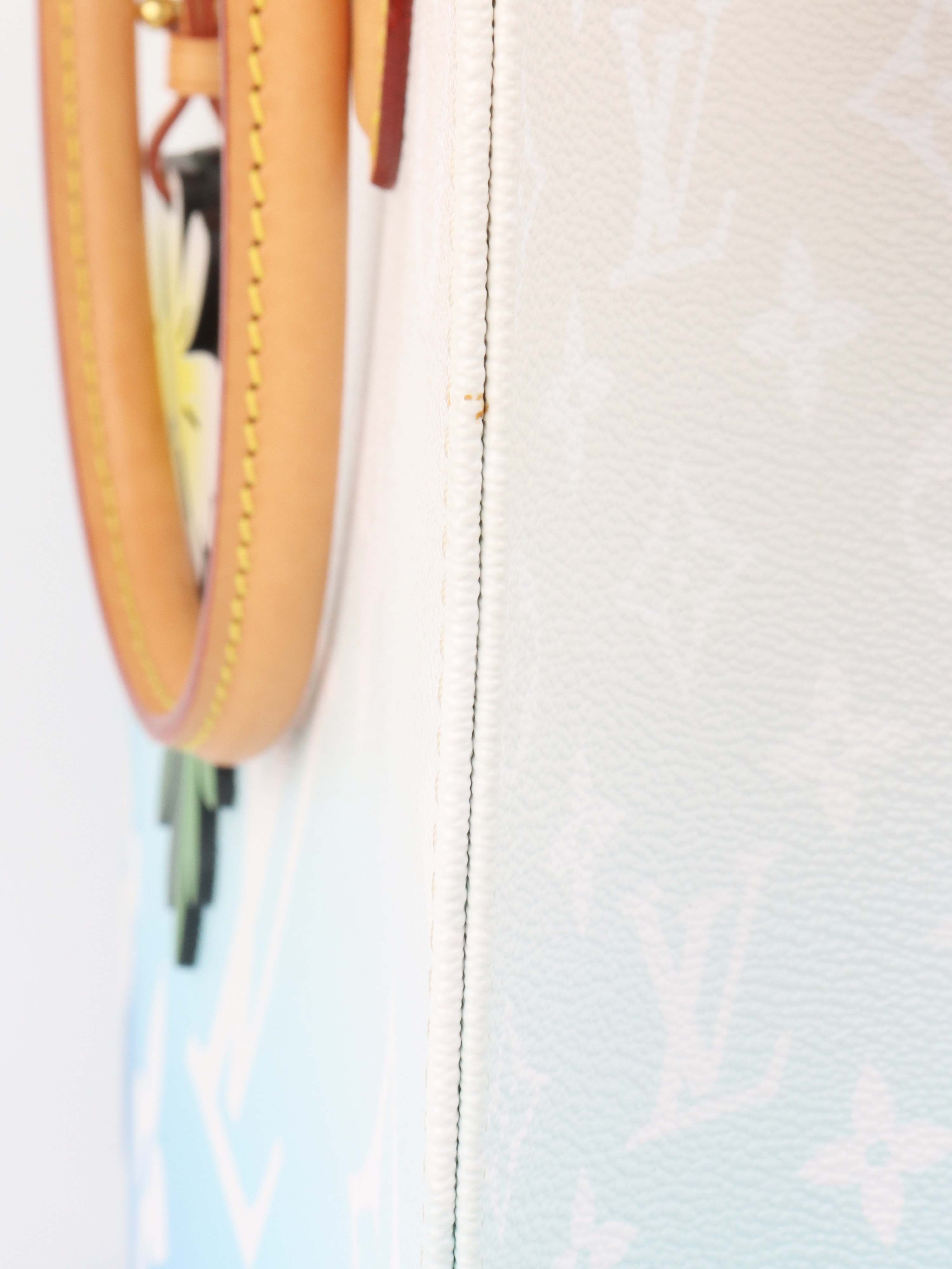 Louis Vuitton Beige/Blue Ombre OnTheGo GM Pool