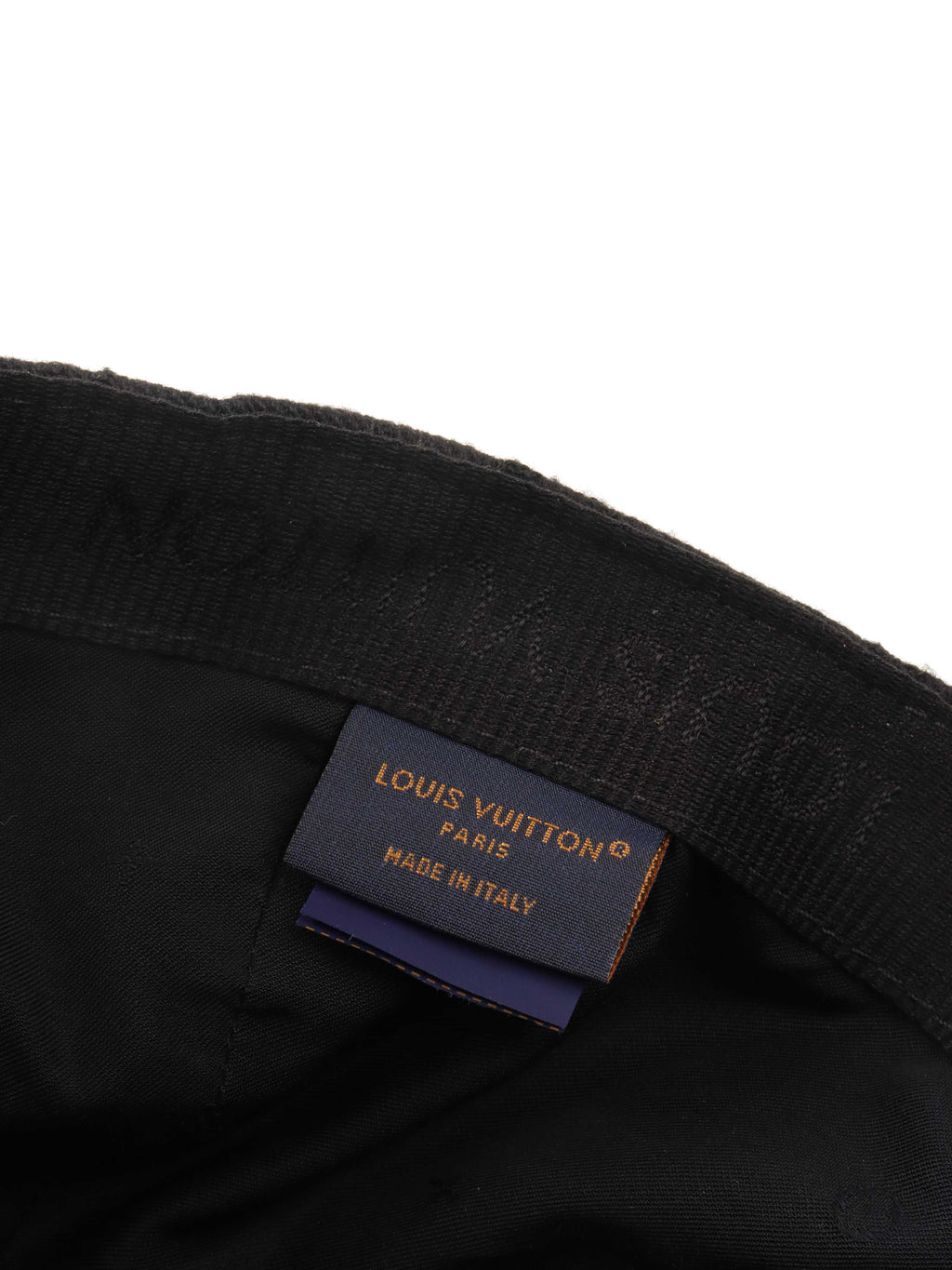 Louis Vuitton Monogram Essential Cap.