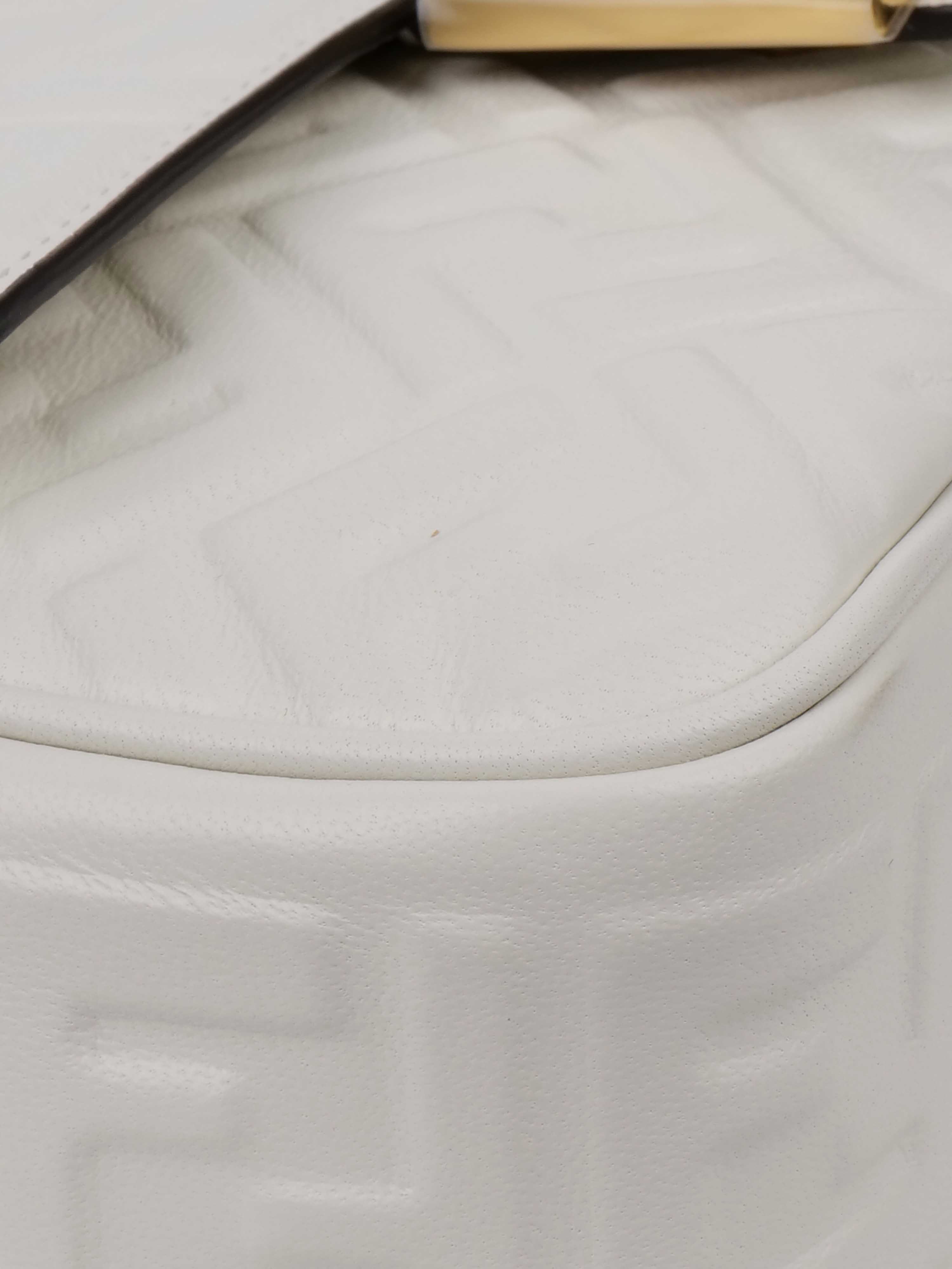 Fendi Baguette Chain Midi in White Leather.