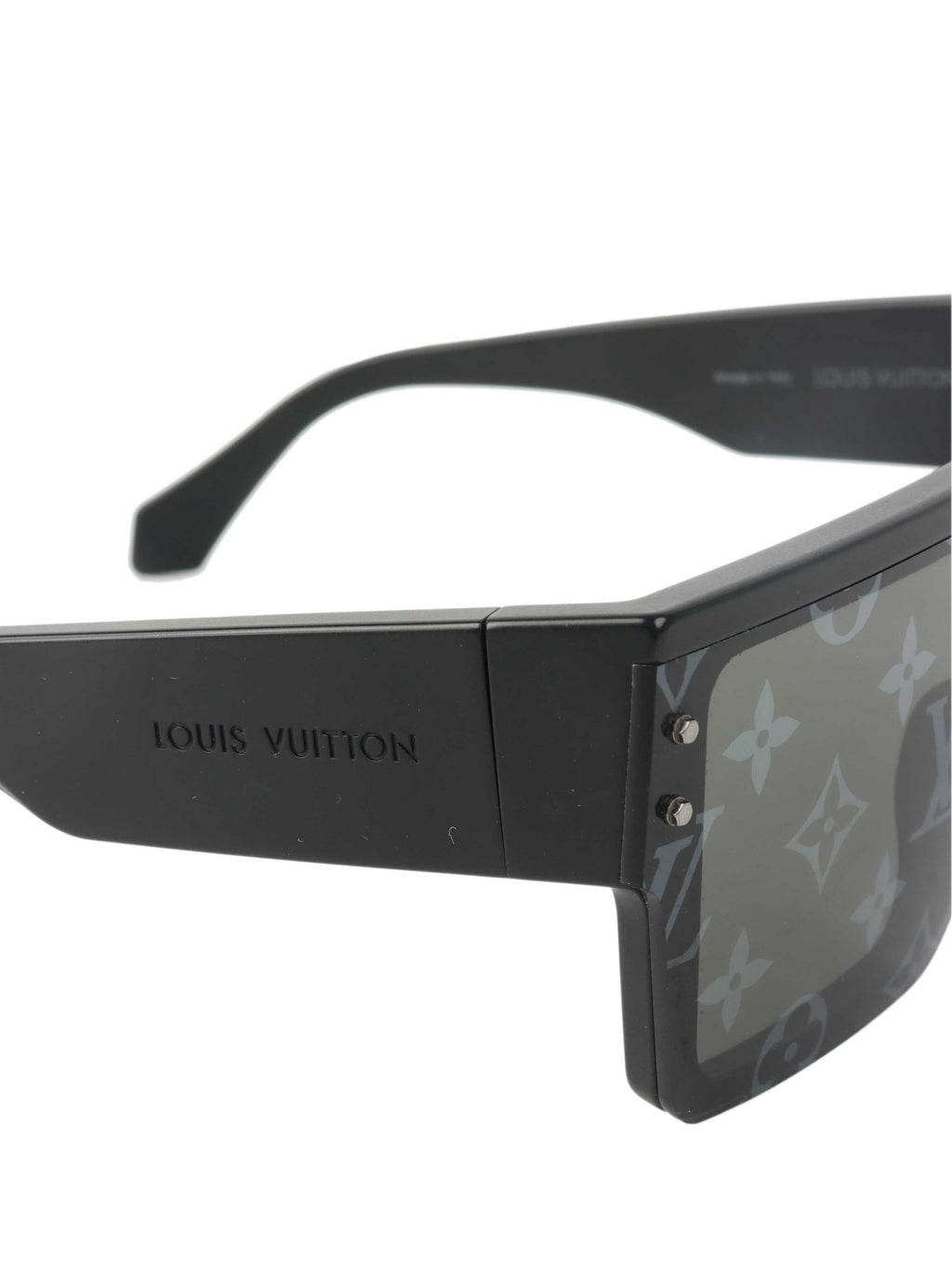 Louis Vuitton Waimea L Sunglasses.