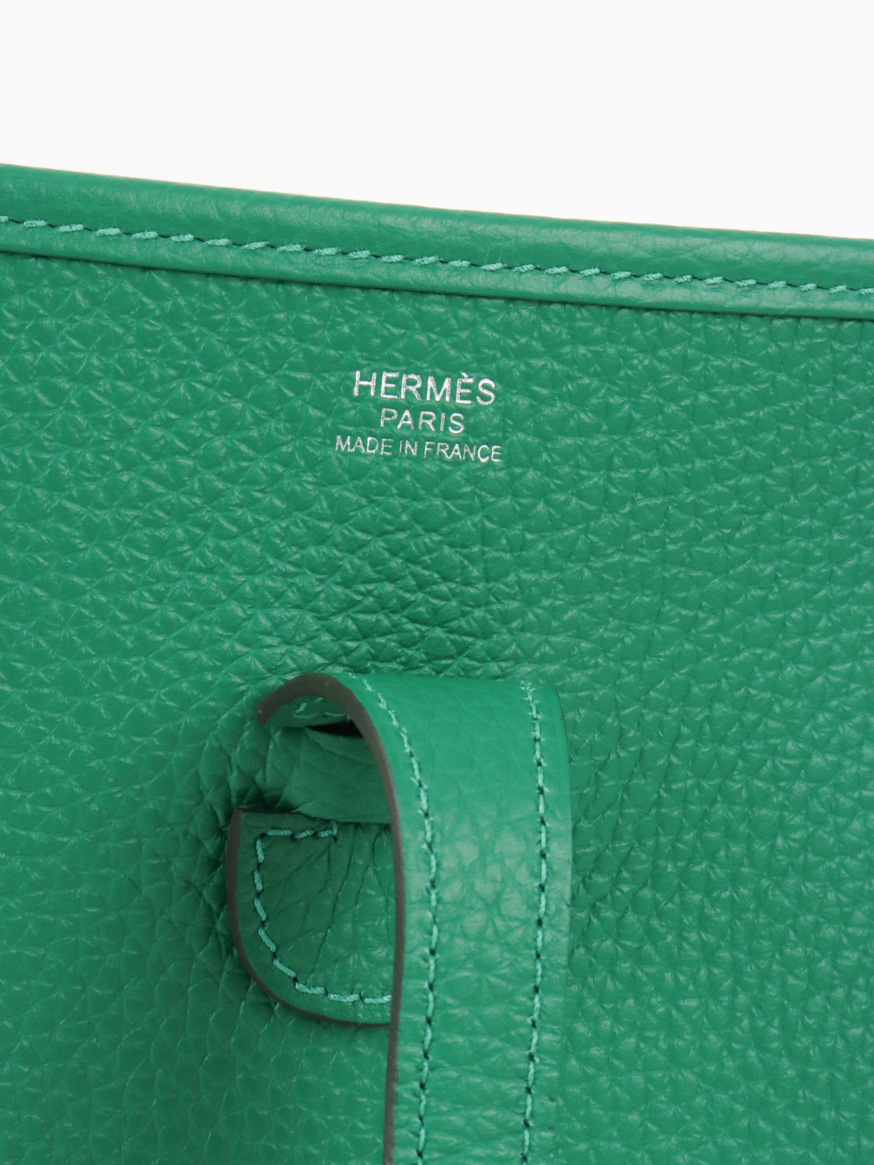 Hermes Evelyne III 29 in Vert Vertigo Gris Pale.