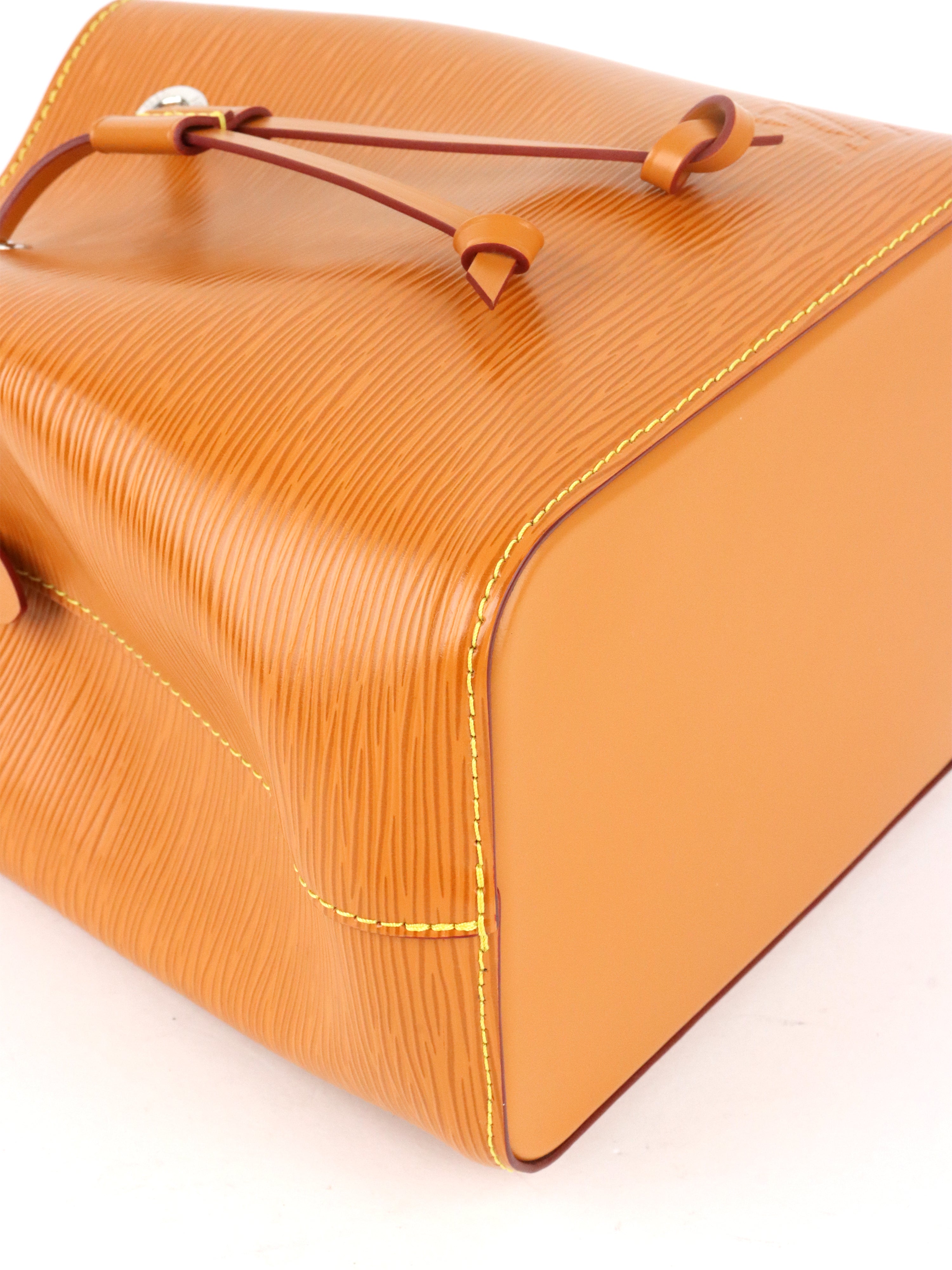 Louis Vuitton Gold Miel Néonoé BB Bag