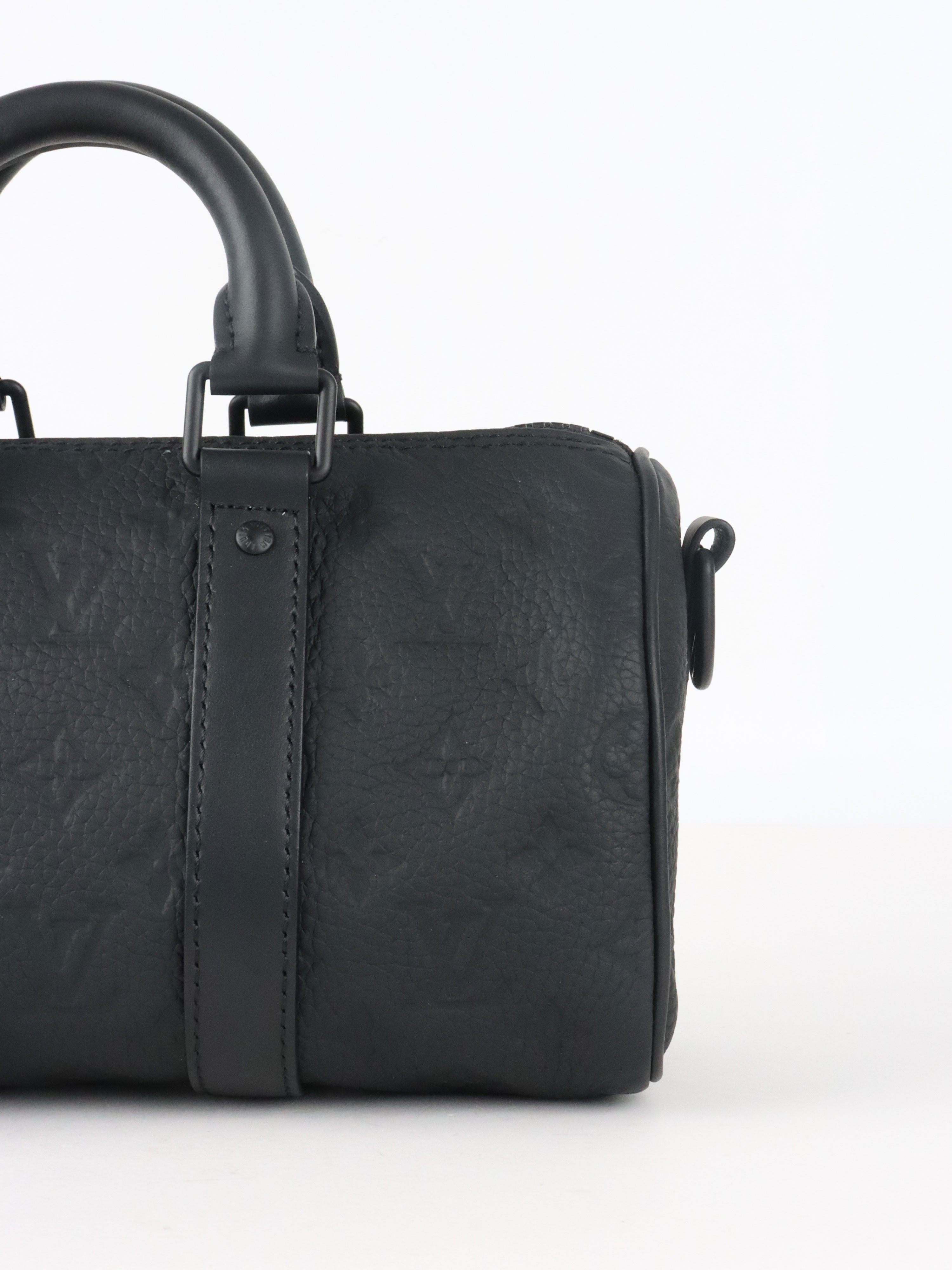 Louis Vuitton Black Keepall Bandoulière 25 Bag
