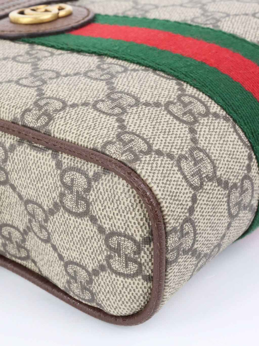 Gucci GG Supreme Shoulder Bag.