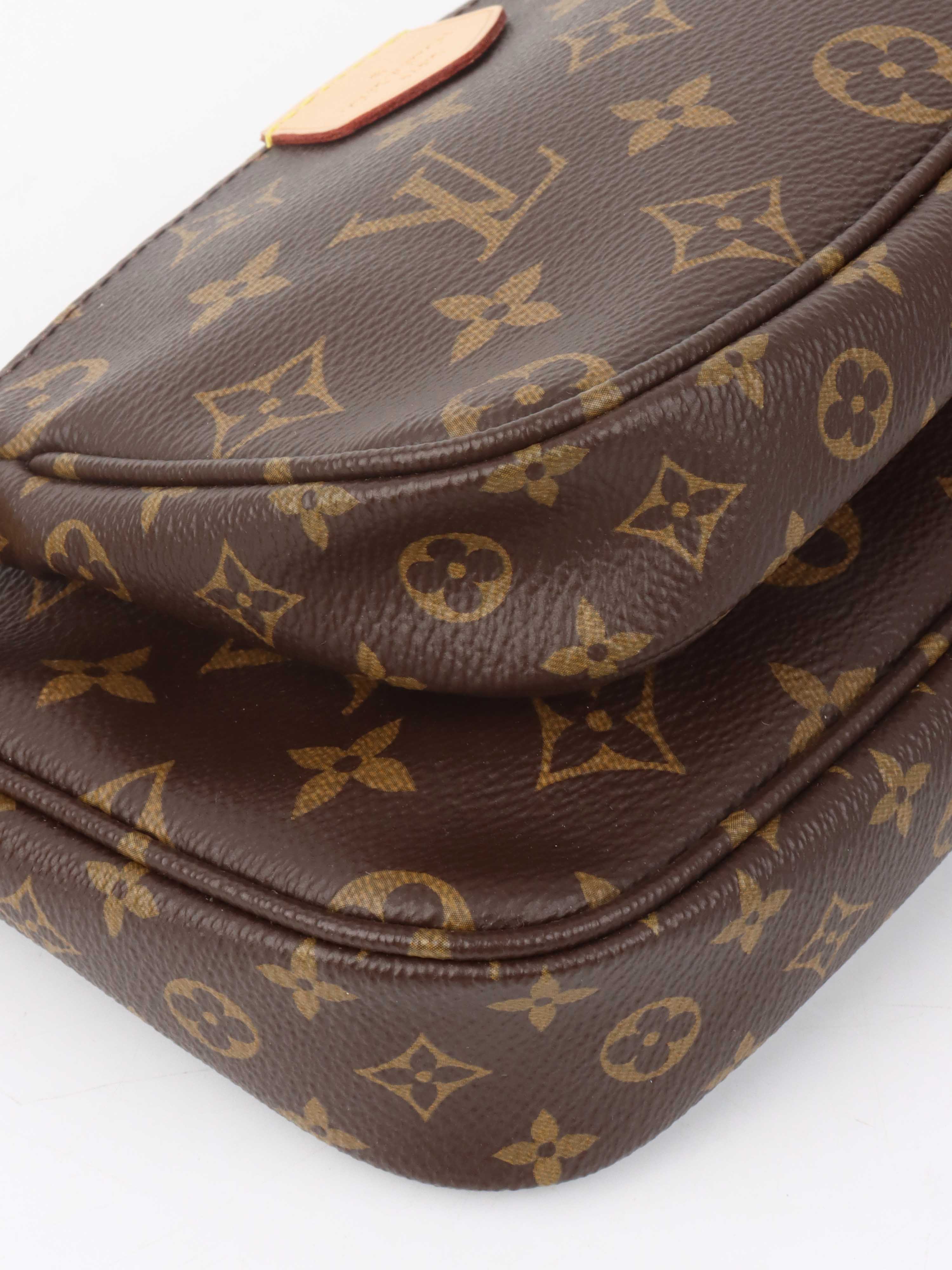 Louis Vuitton Khaki Multi Pochette Accessoire.