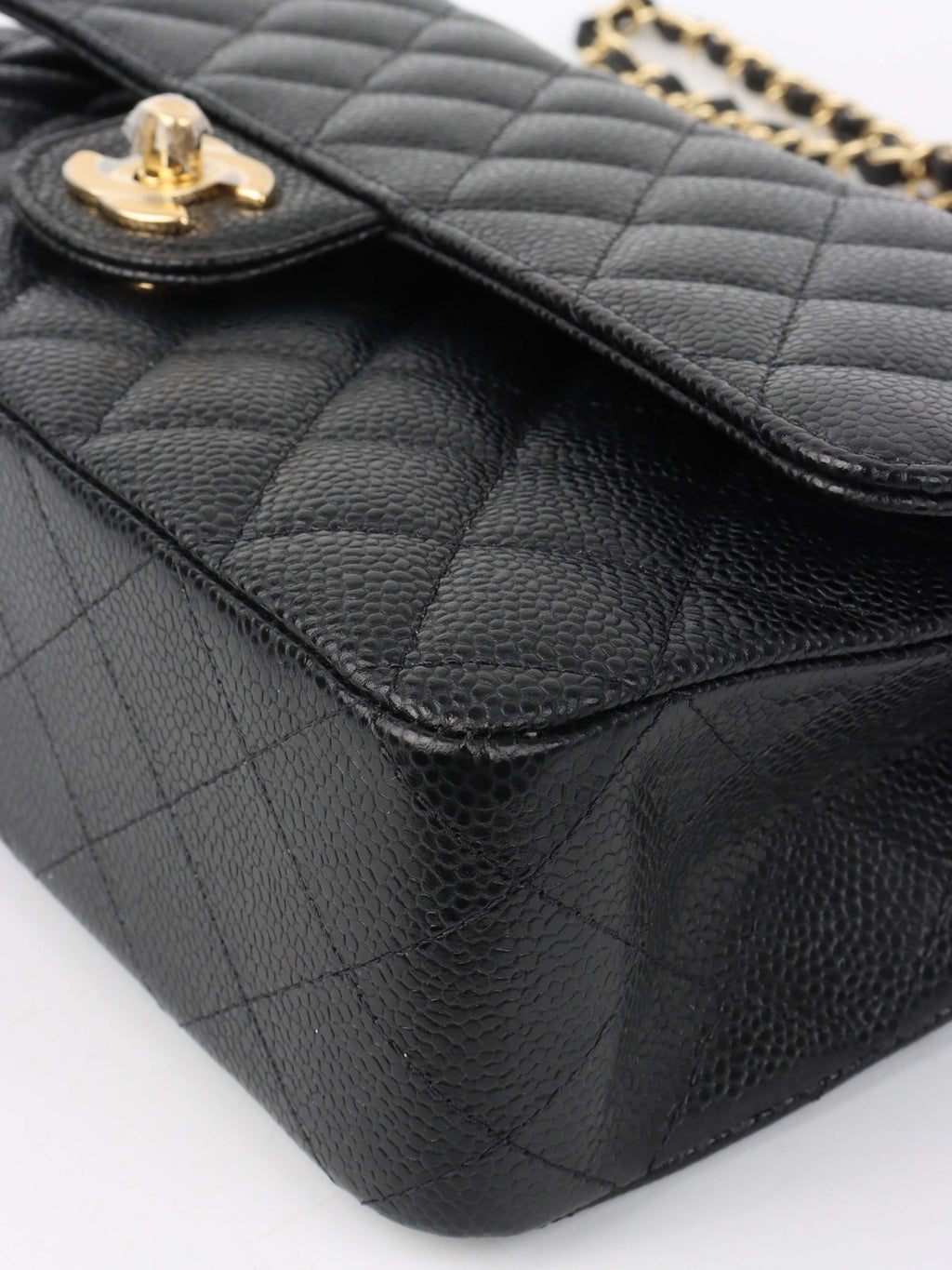 Chanel Black Medium Caviar Classic Flap GHW.