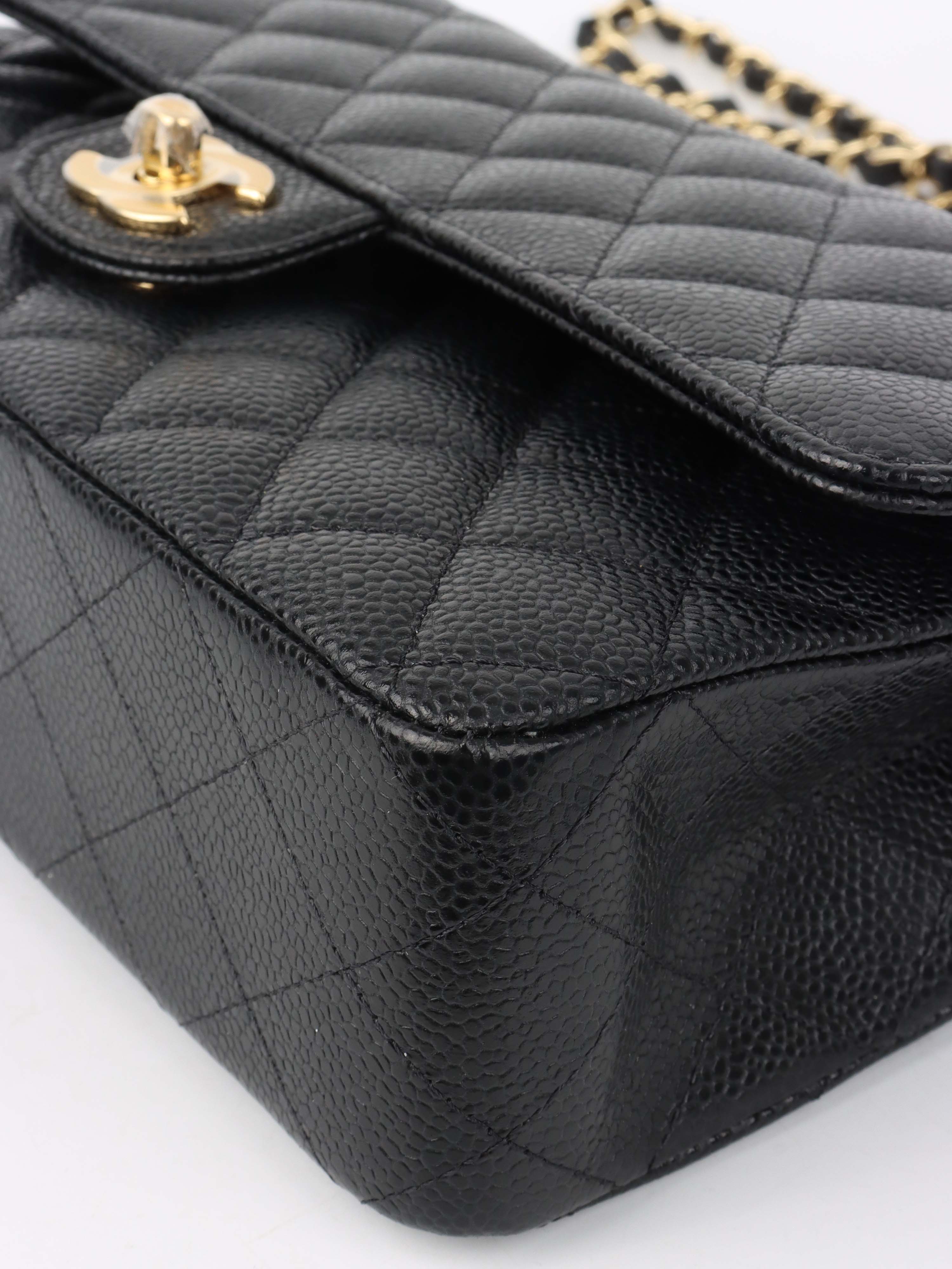 Chanel Black Medium Caviar Classic Flap GHW.