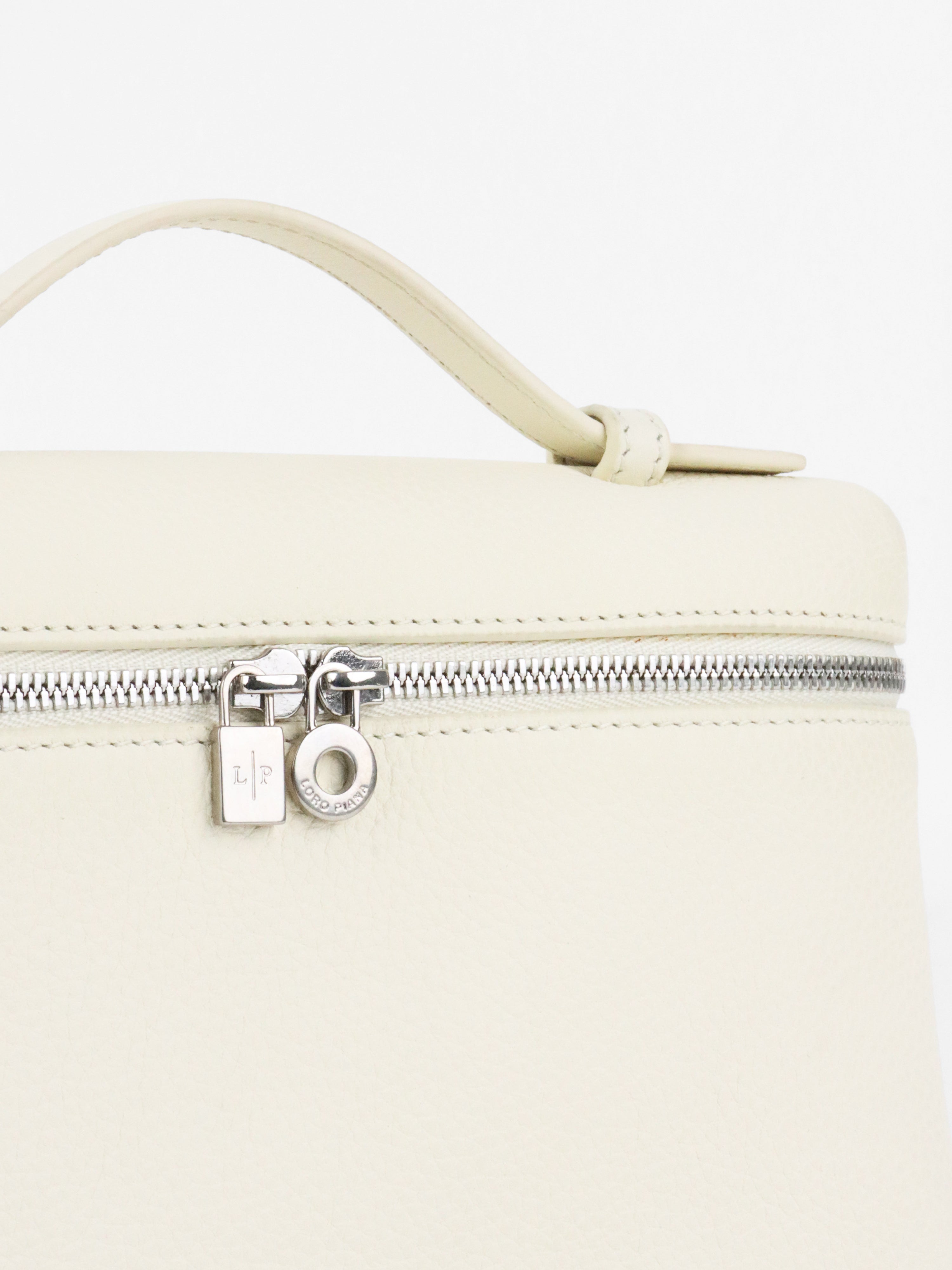 Loro Piana Whisper White Extra Pocket L19 SHW