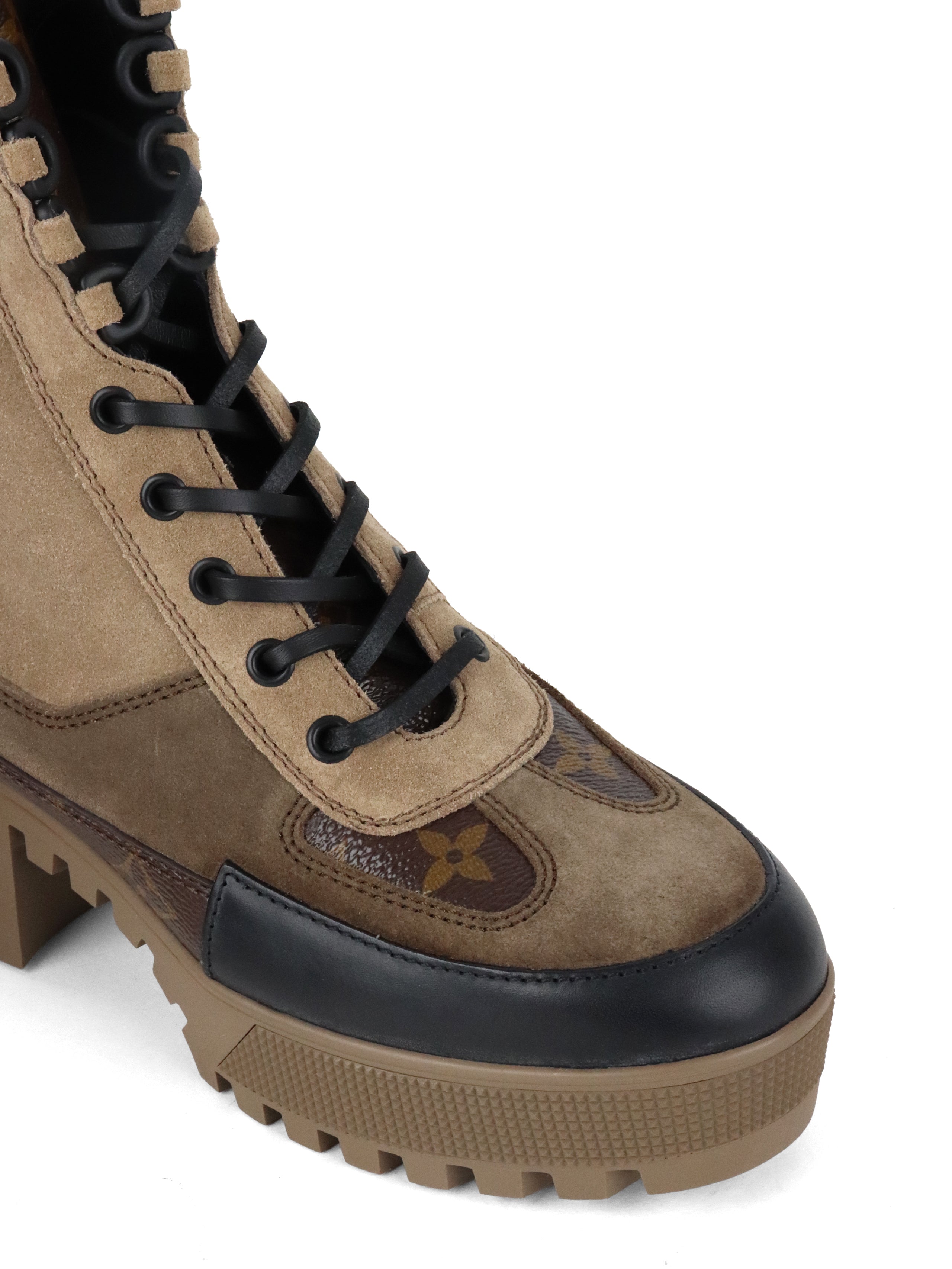 Louis Vuitton laureate Dessert Boots size 37.5