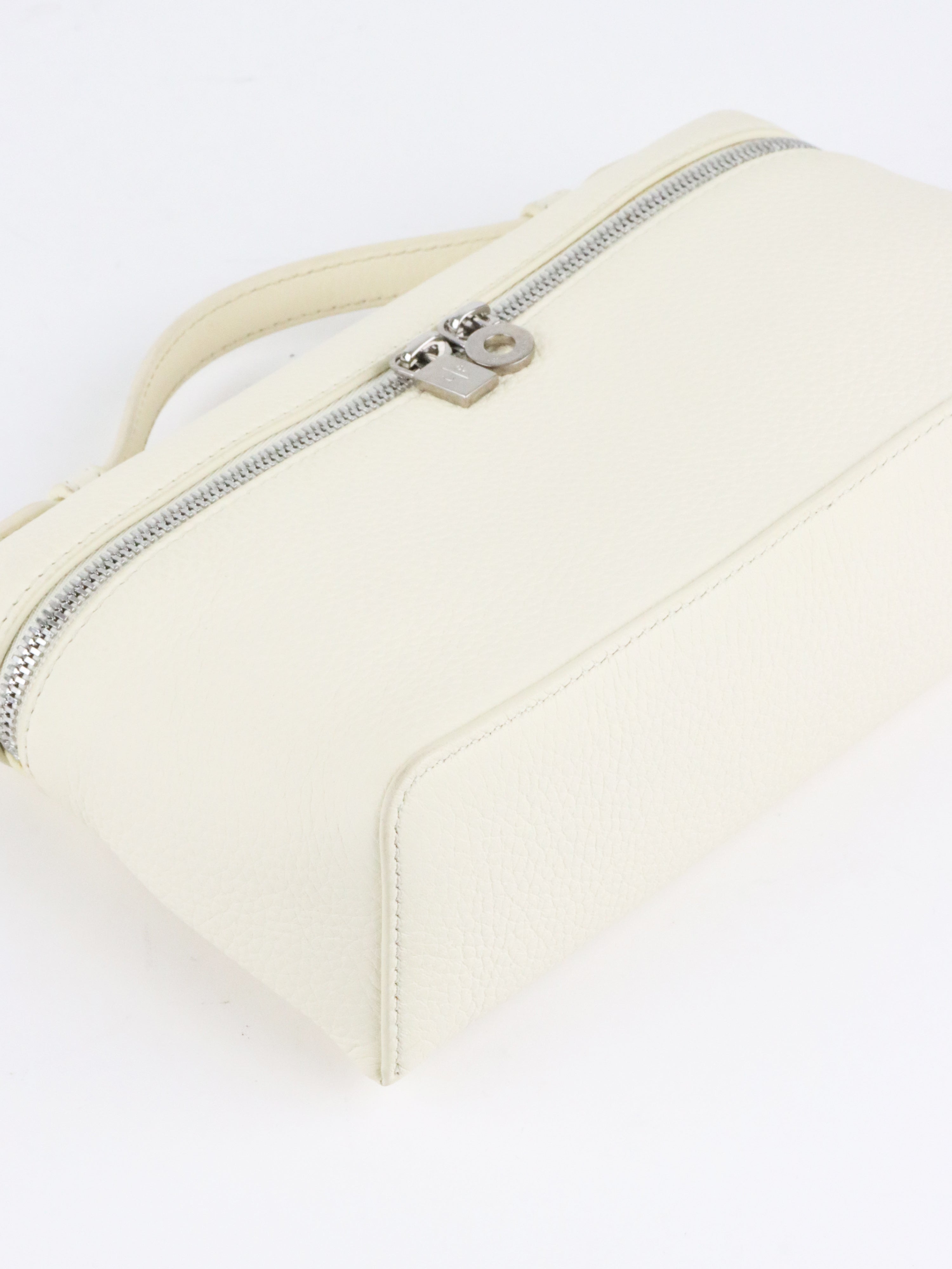 Loro Piana Whisper White Extra Pocket L19 SHW