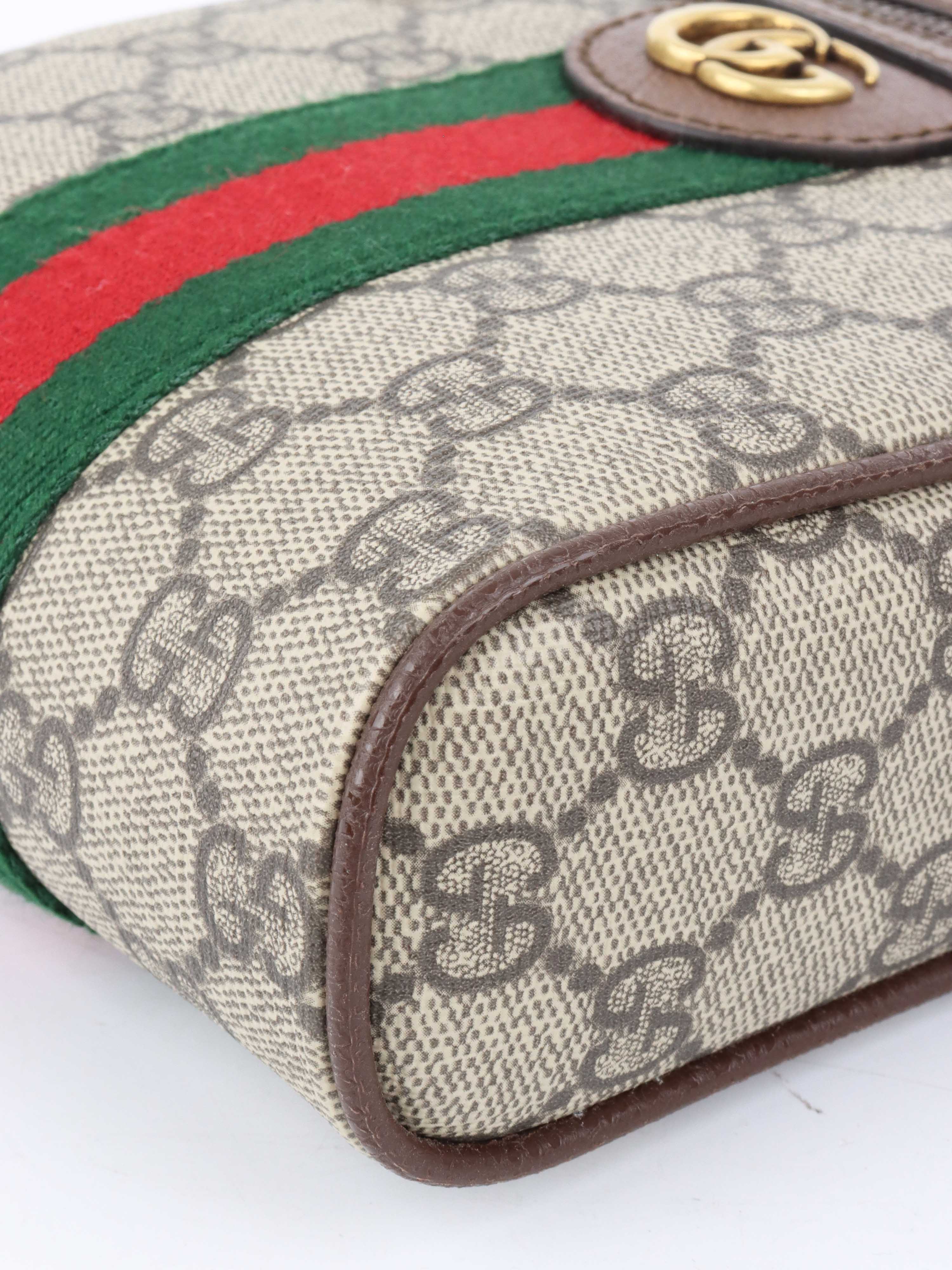Gucci GG Supreme Shoulder Bag.