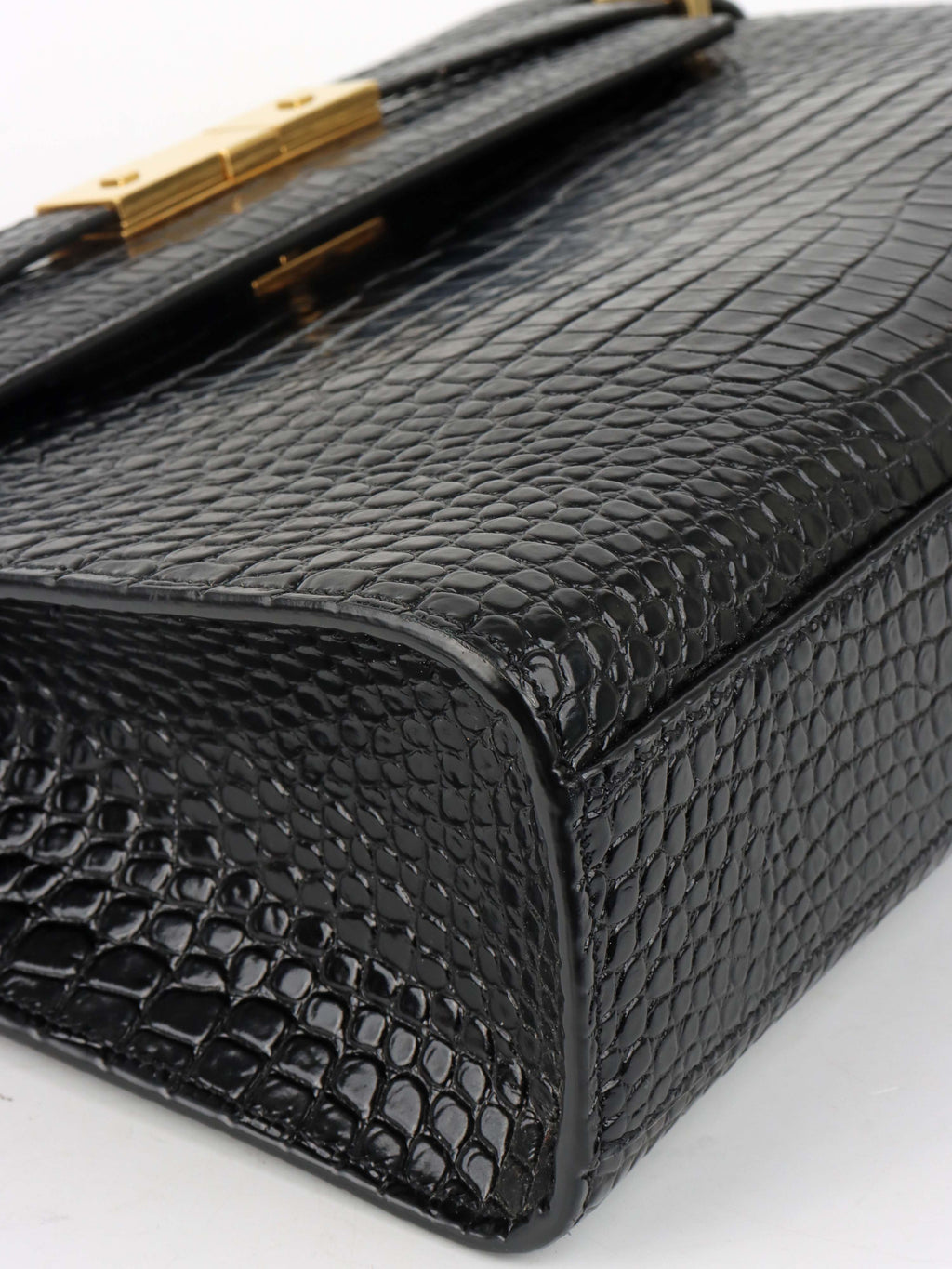 Saint Laurent Medium Manhattan Shiny Crocodile Shoulder Bag.