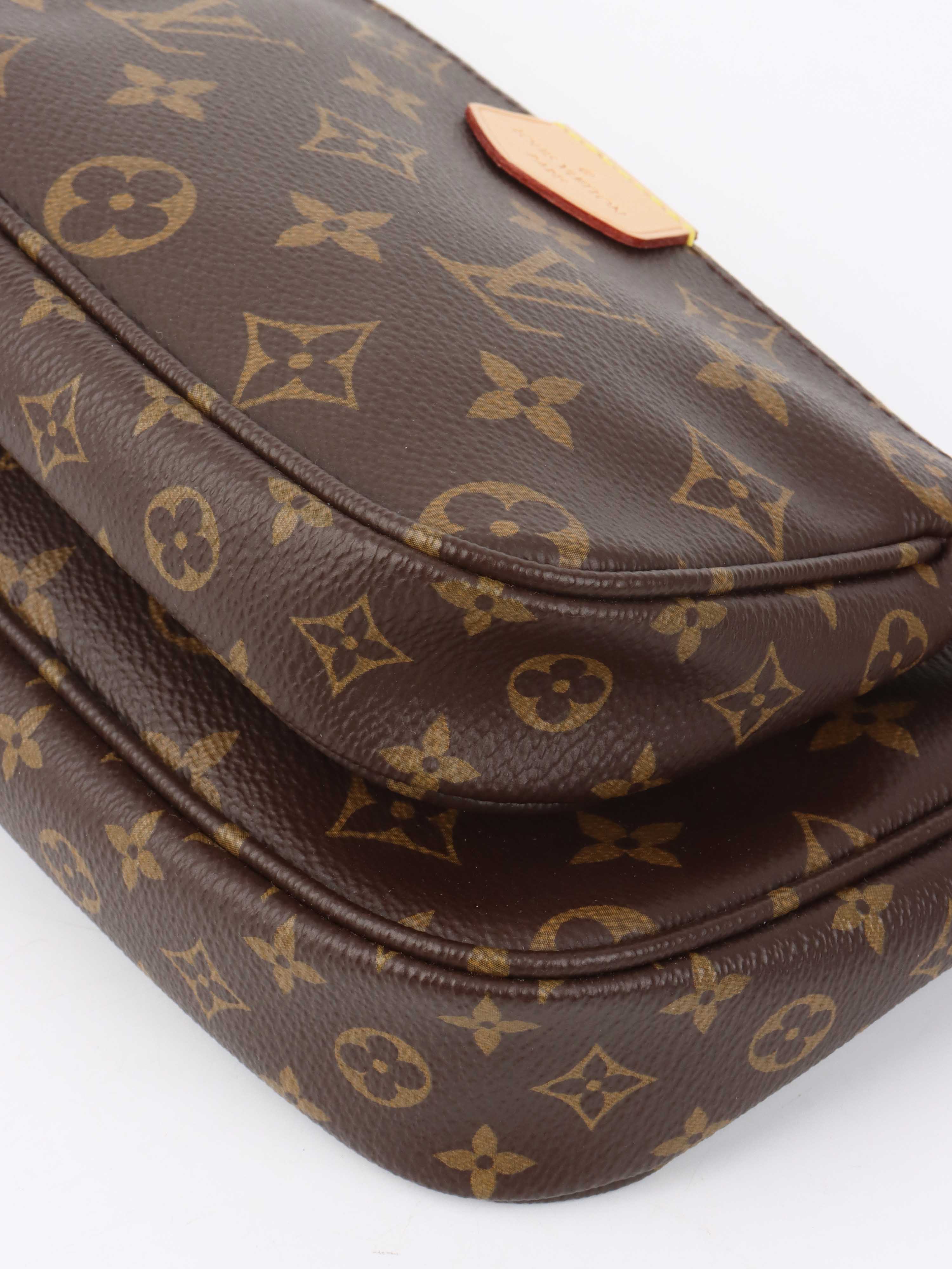 Louis Vuitton Khaki Multi Pochette Accessoire.