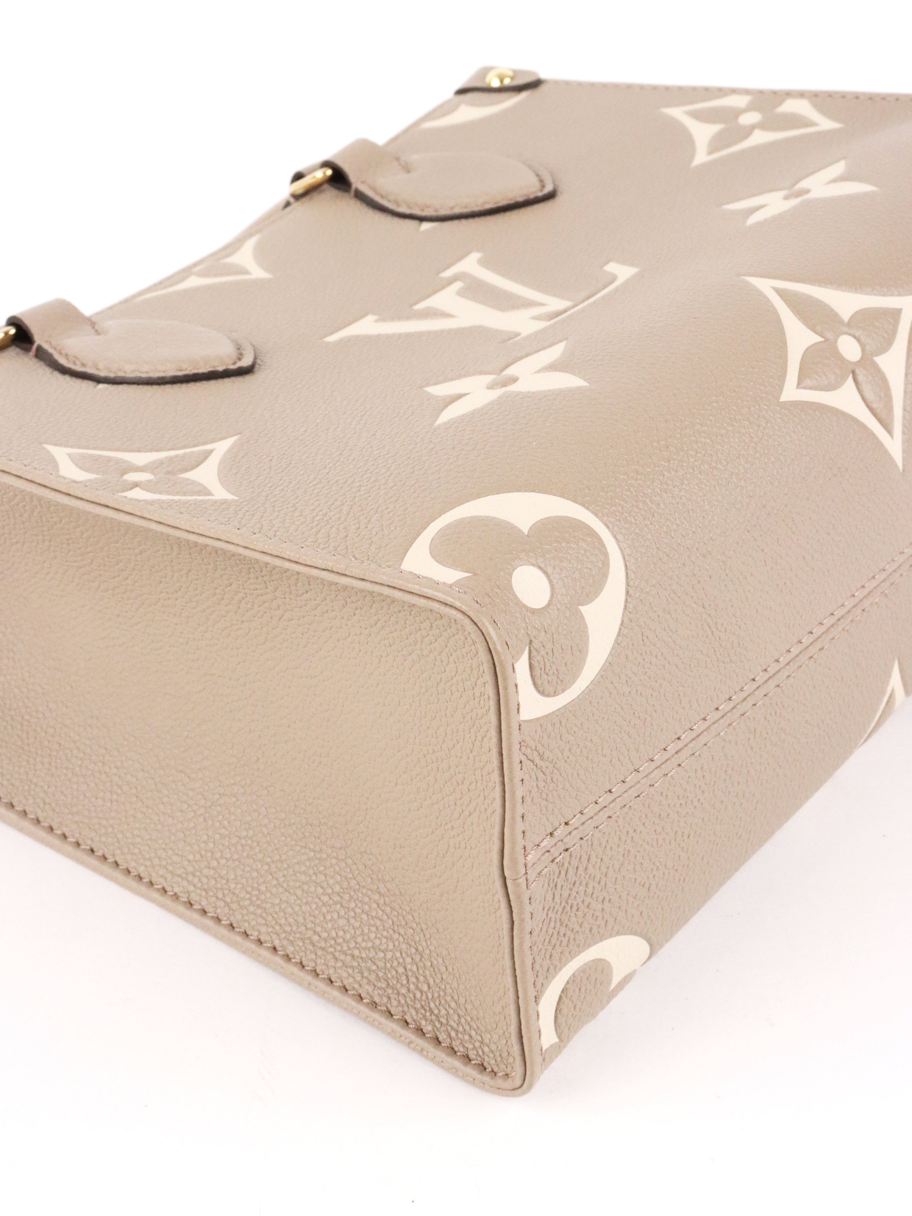 Louis Vuitton Tourterelle / Crème OnTheGo PM Bag